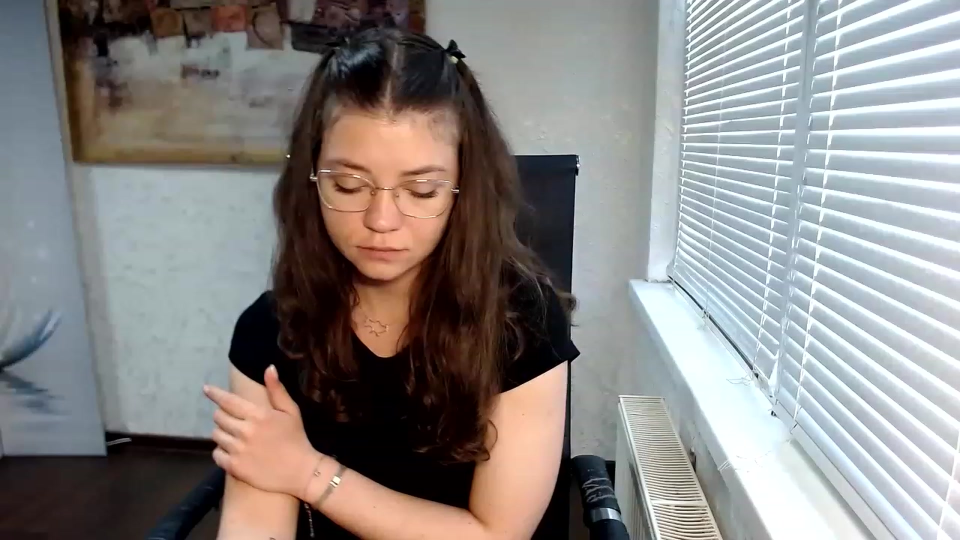 Gallery image thumbnail from SweetArinaA's myfreecams stream on, 05/31/2023, 13:37 image 10 of 20