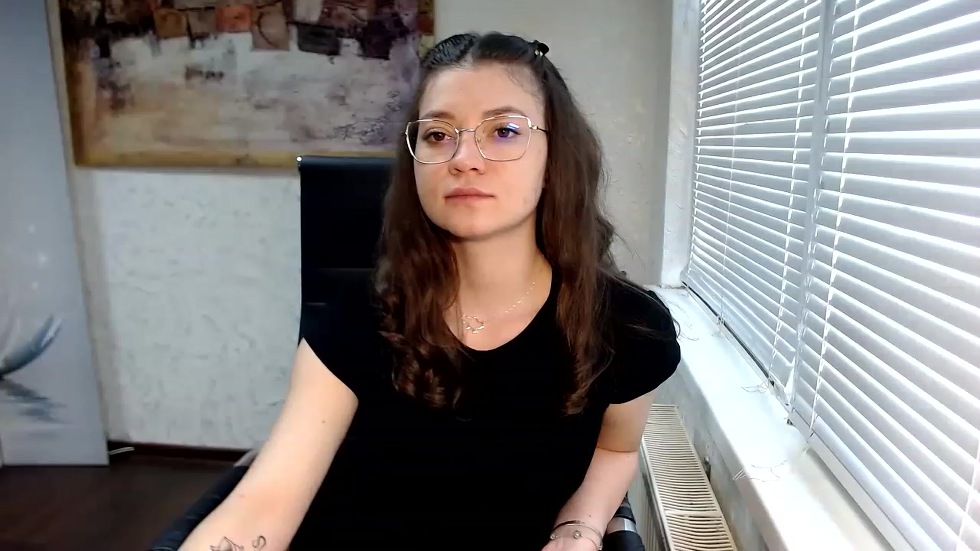 Gallery image thumbnail from SweetArinaA's myfreecams stream on, 05/31/2023, 13:37 image 11 of 20