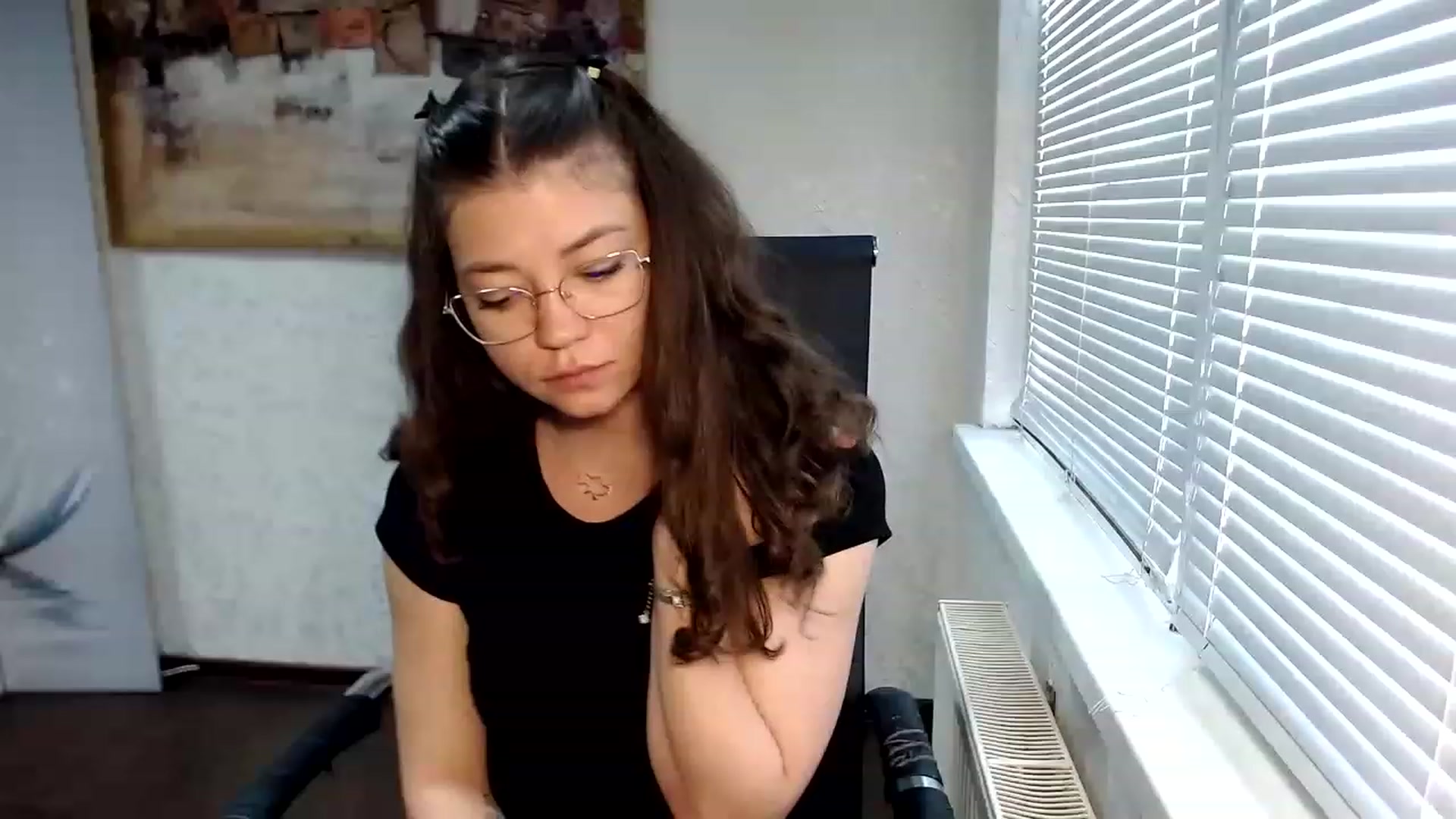 Gallery image thumbnail from SweetArinaA's myfreecams stream on, 05/31/2023, 13:37 image 9 of 20