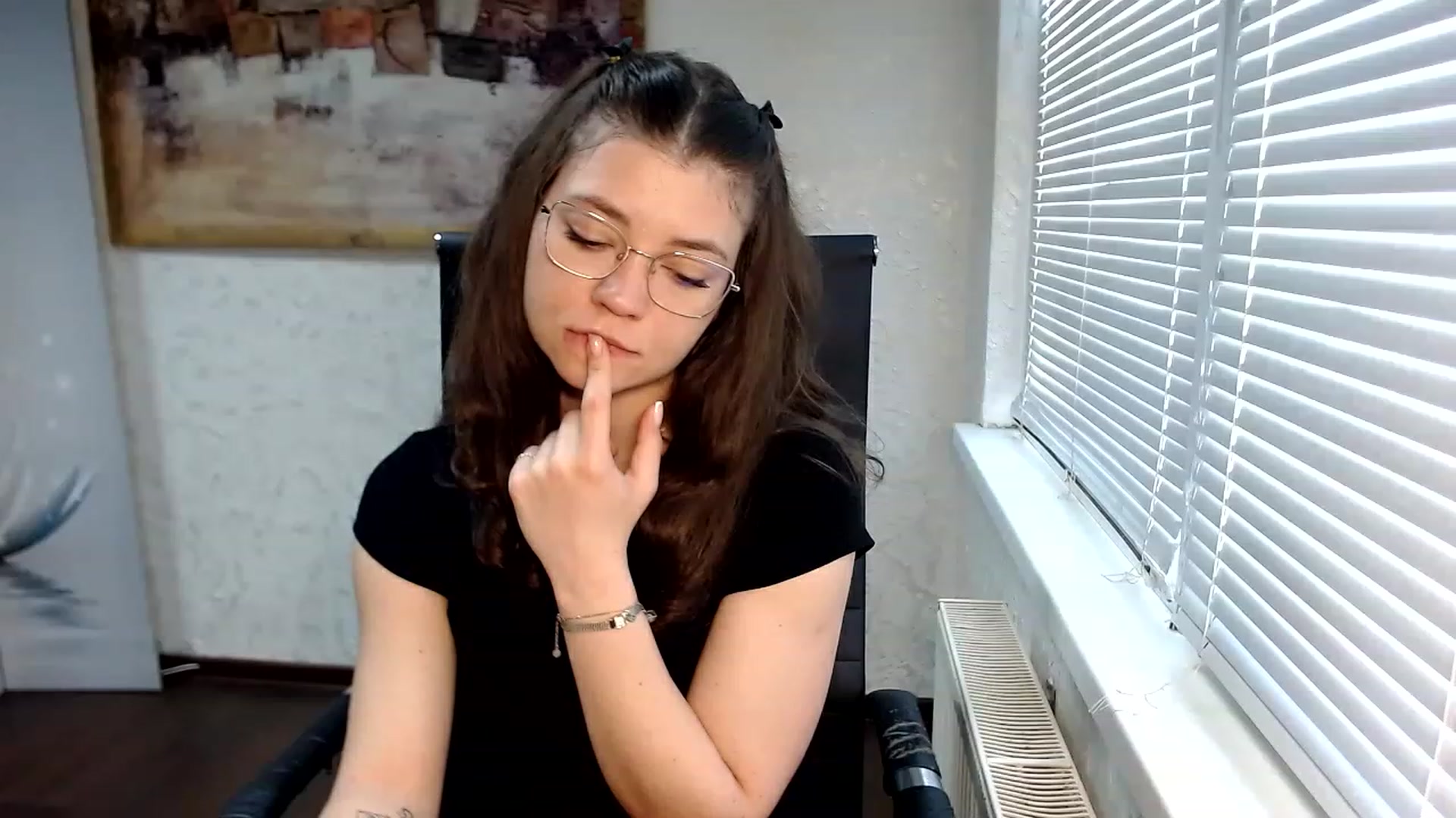 Gallery image thumbnail from SweetArinaA's myfreecams stream on, 05/31/2023, 13:37 image 12 of 20