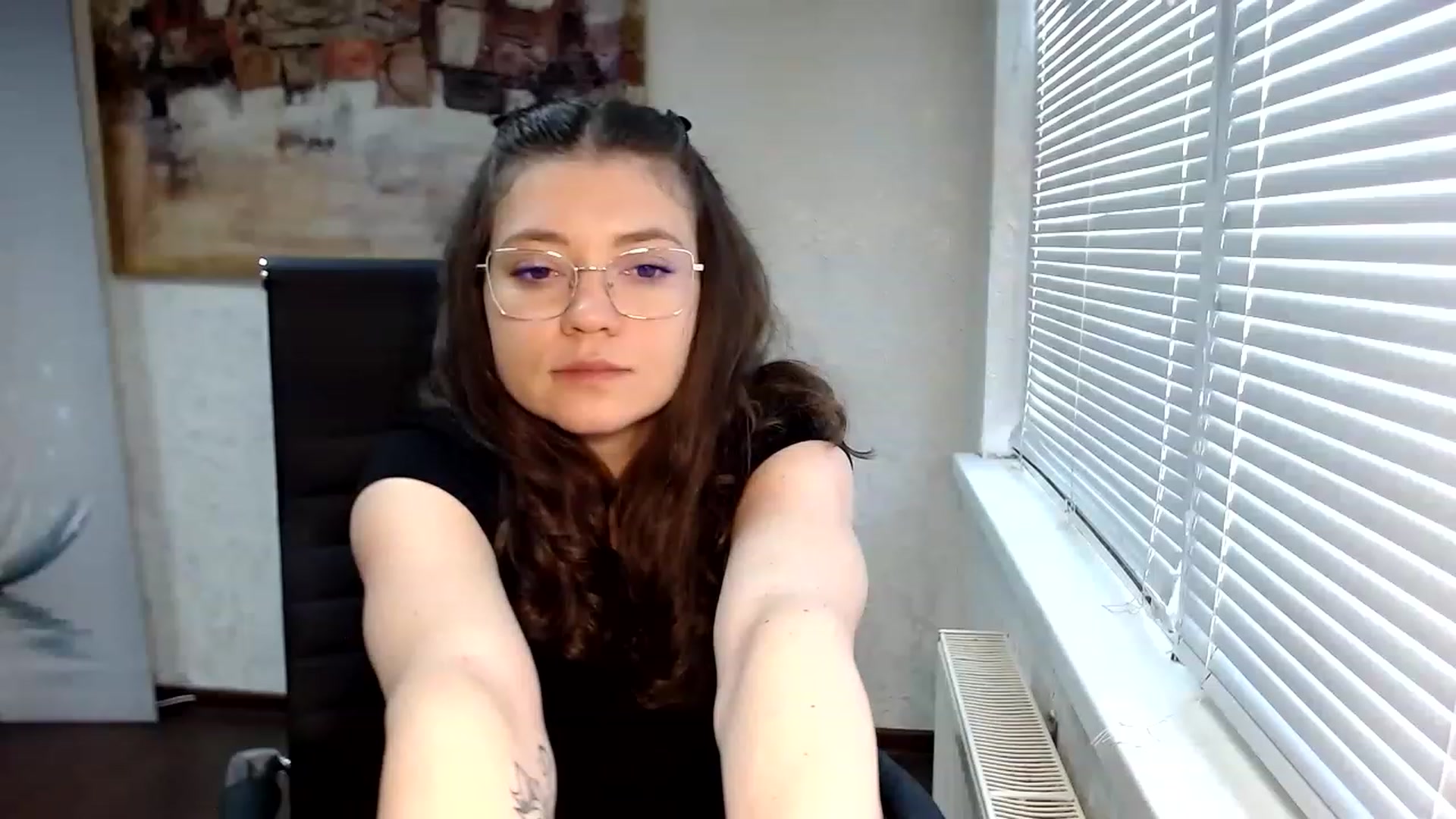 Gallery image thumbnail from SweetArinaA's myfreecams stream on, 05/31/2023, 13:37 image 1 of 20