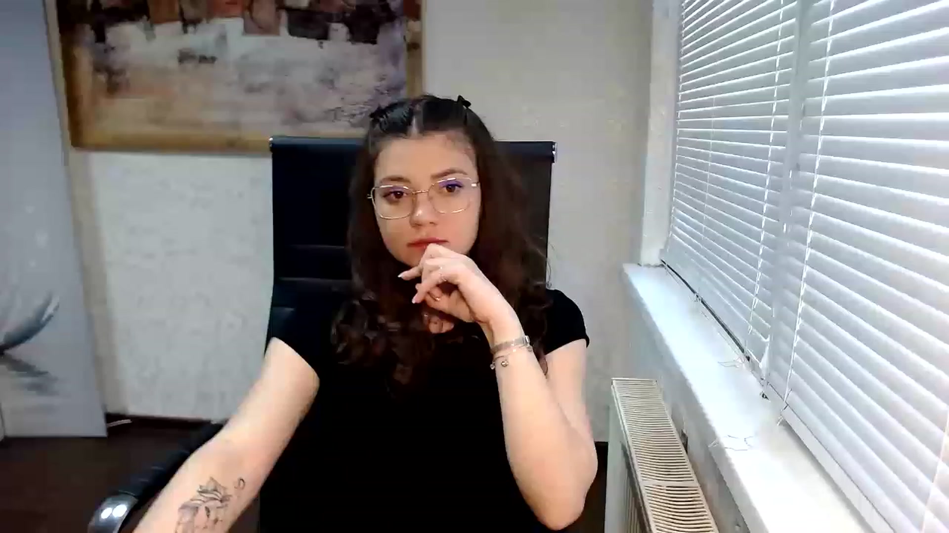 Gallery image thumbnail from SweetArinaA's myfreecams stream on, 05/31/2023, 16:48 image 4 of 20
