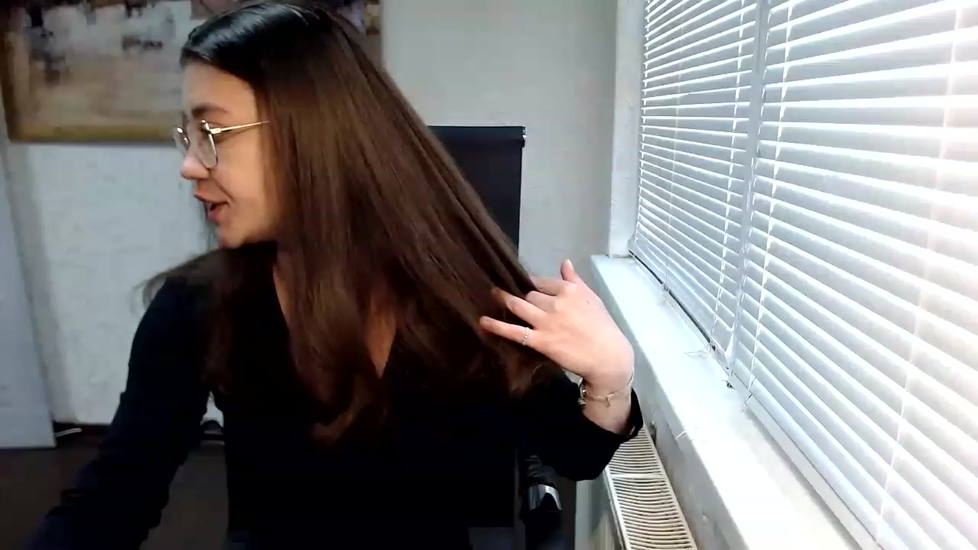 Gallery image thumbnail from SweetArinaA's myfreecams stream on, 06/03/2023, 11:48 image 5 of 20