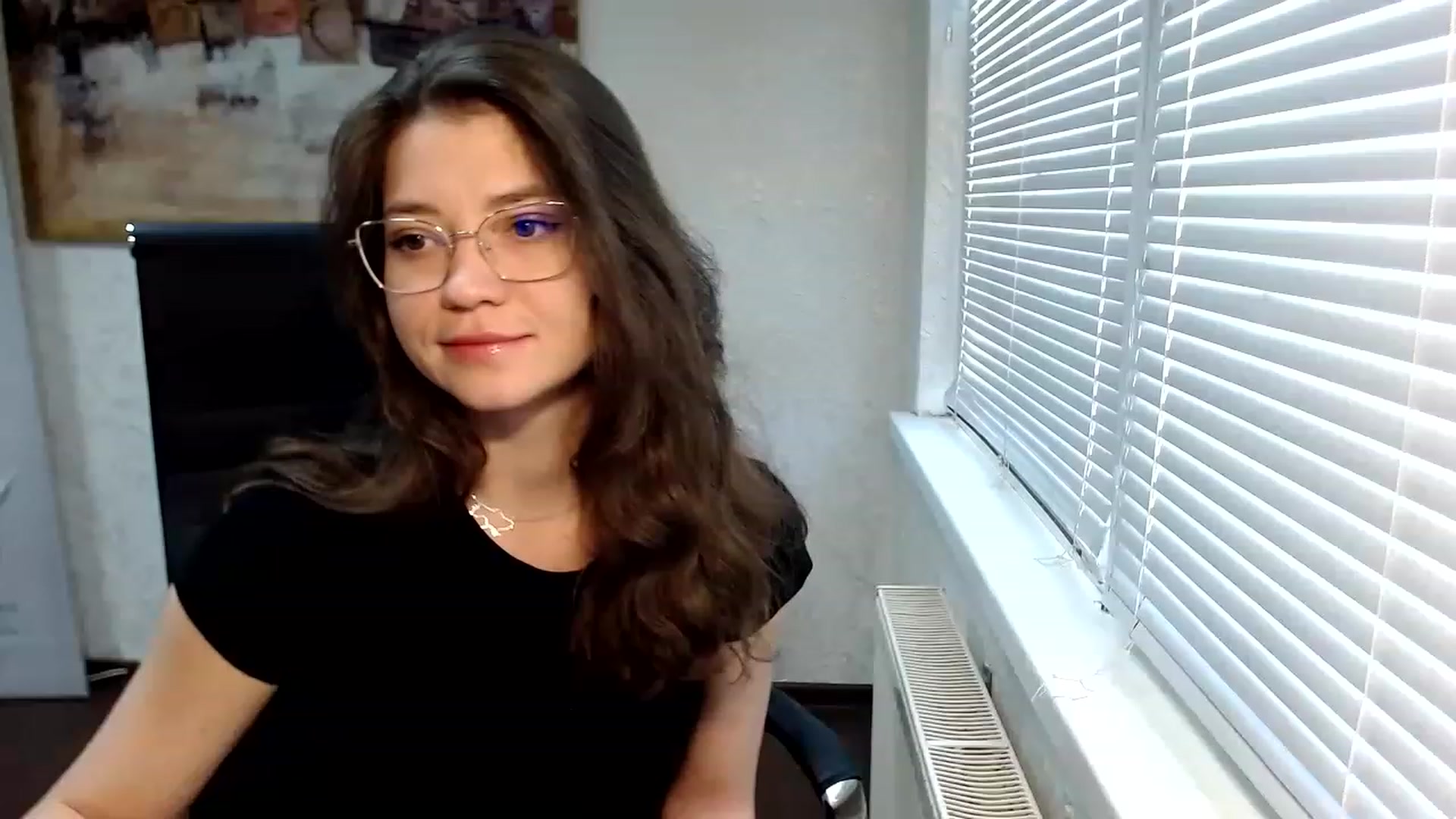 Gallery image thumbnail from SweetArinaA's myfreecams stream on, 06/04/2023, 12:47 image 15 of 20