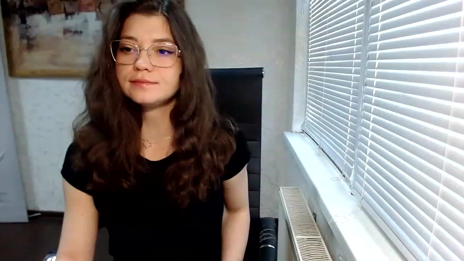 Gallery image thumbnail from SweetArinaA's myfreecams stream on, 06/04/2023, 12:47 image 17 of 20