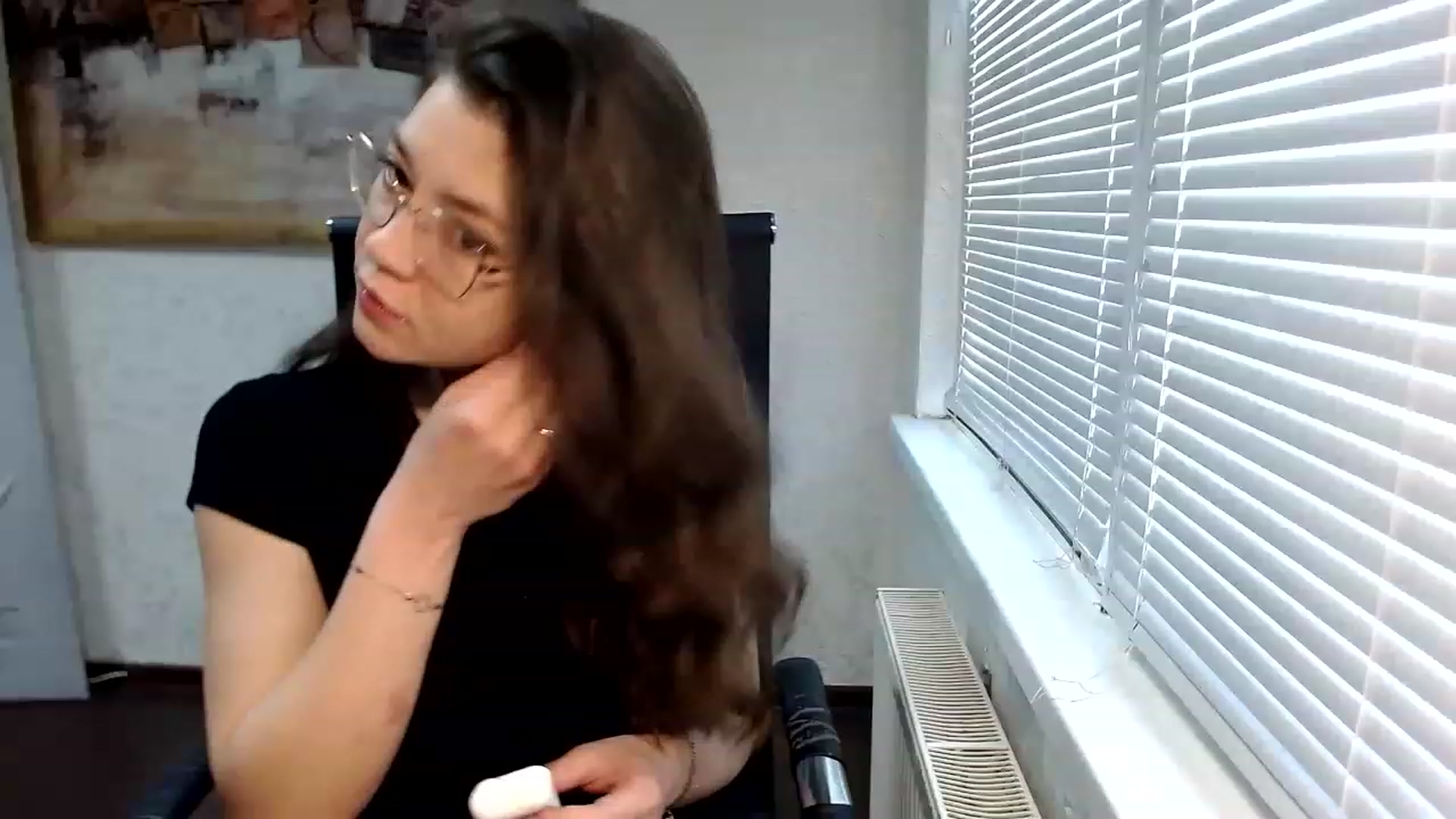 Gallery image thumbnail from SweetArinaA's myfreecams stream on, 06/04/2023, 12:47 image 2 of 20