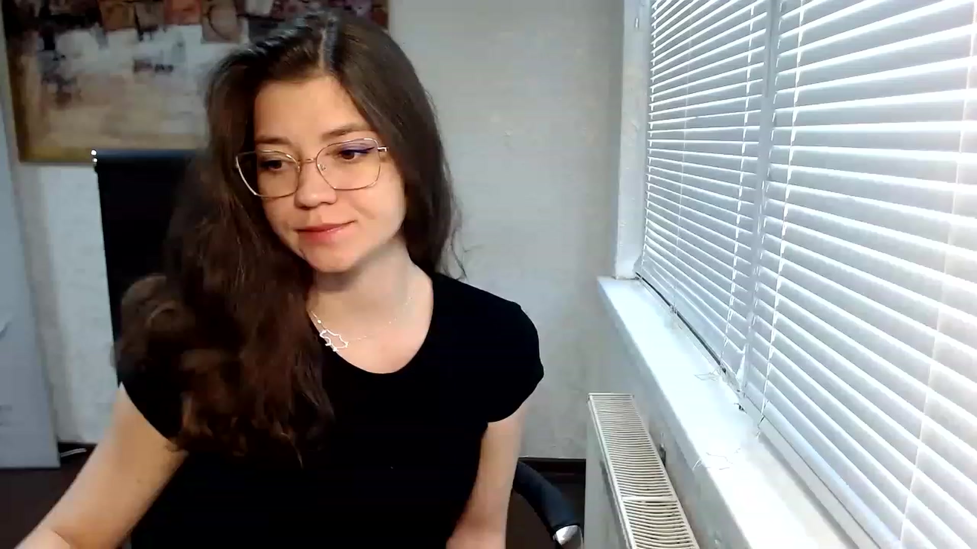 Gallery image thumbnail from SweetArinaA's myfreecams stream on, 06/04/2023, 12:47 image 16 of 20