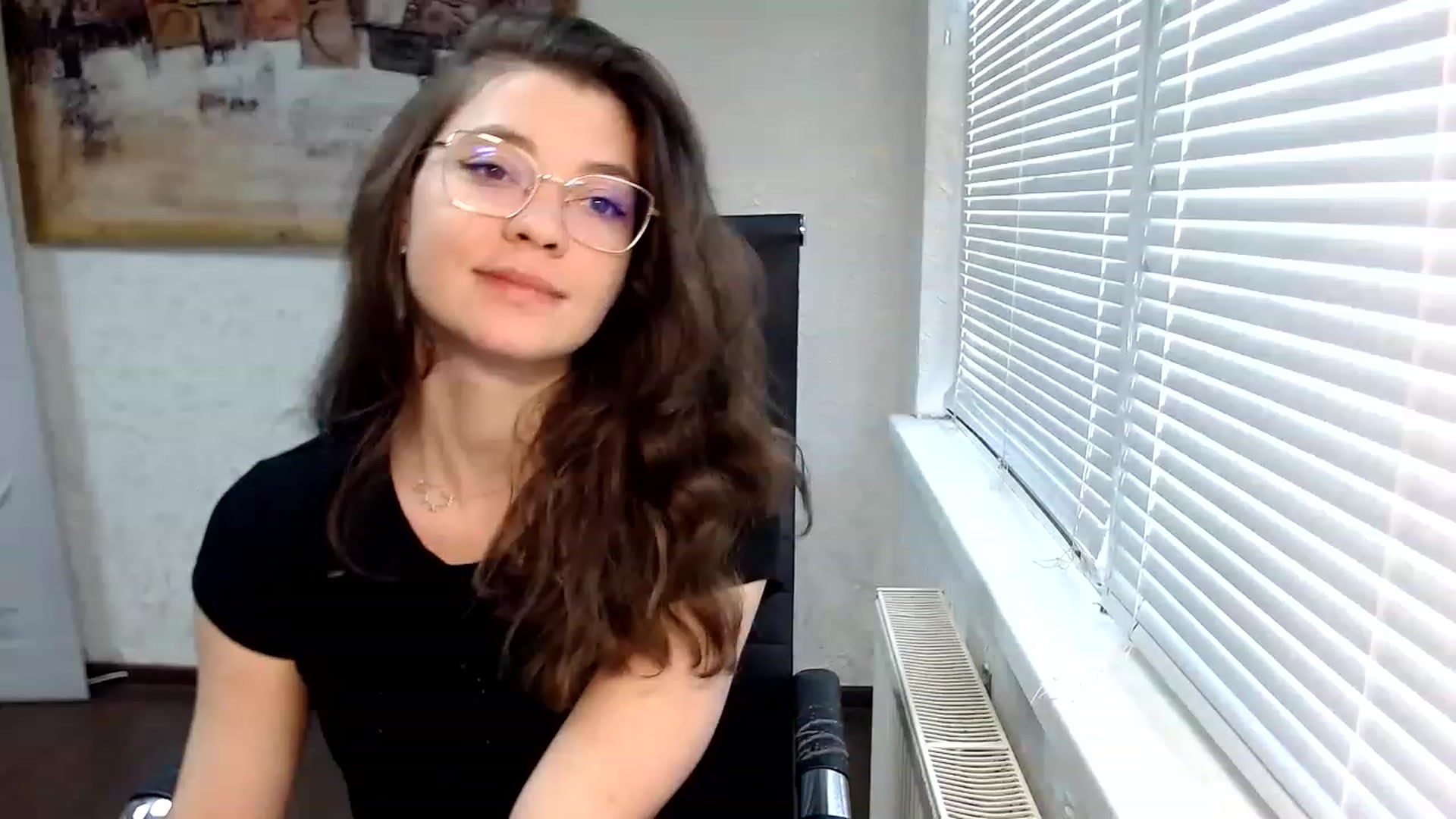 Gallery image thumbnail from SweetArinaA's myfreecams stream on, 06/04/2023, 12:47 image 1 of 20
