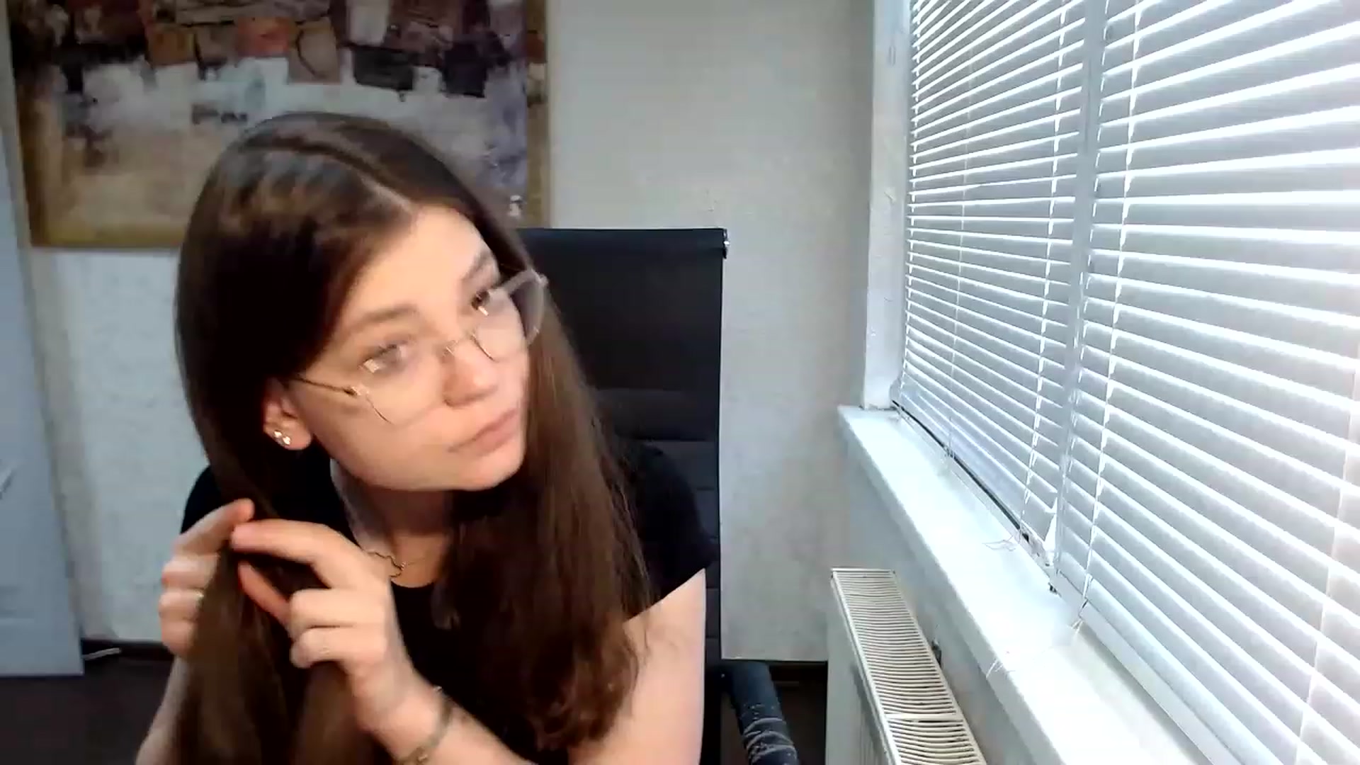 Gallery image thumbnail from SweetArinaA's myfreecams stream on, 06/06/2023, 12:37 image 1 of 20
