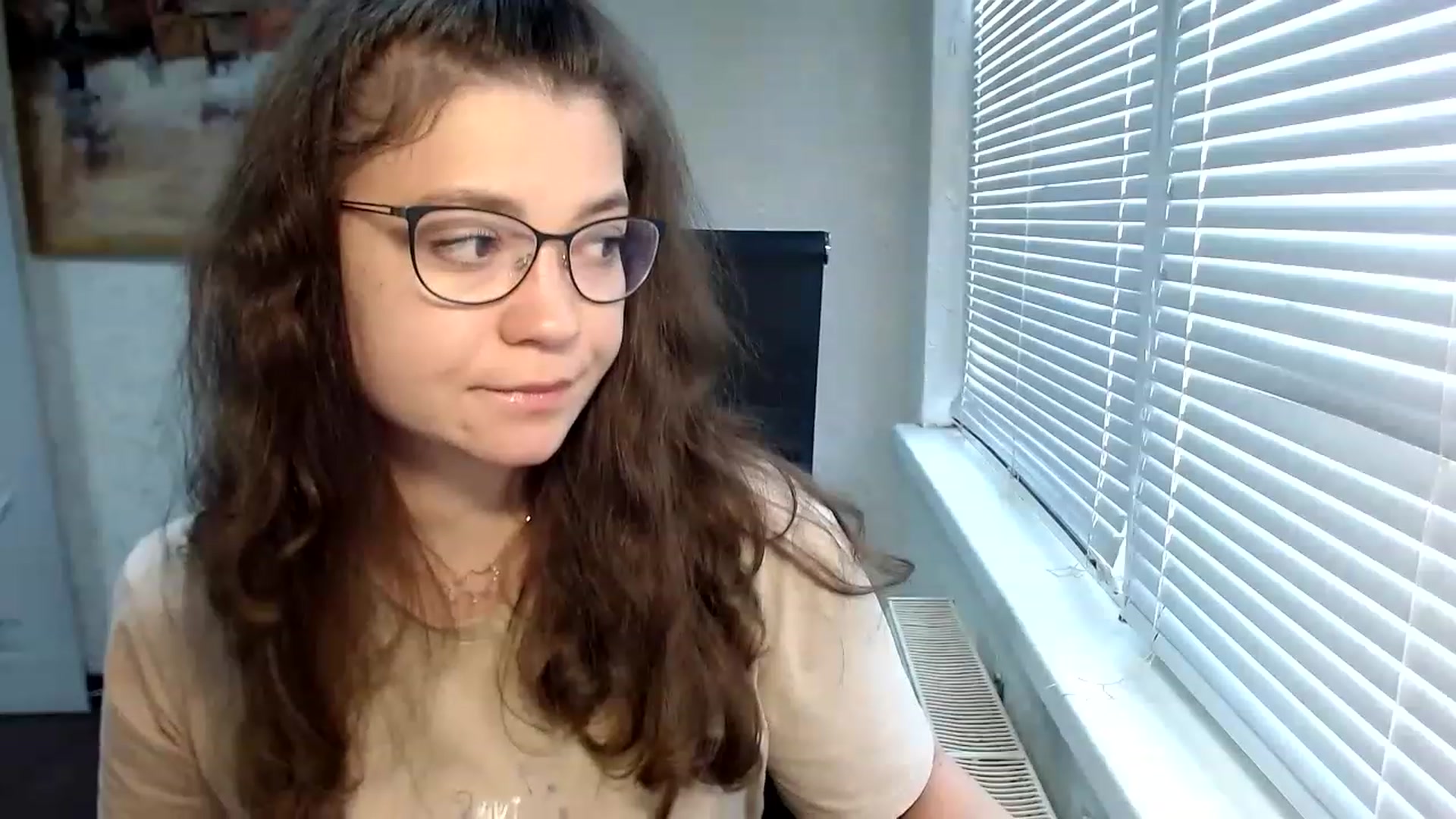 Gallery image thumbnail from SweetArinaA's myfreecams stream on, 06/10/2023, 13:33 image 13 of 20