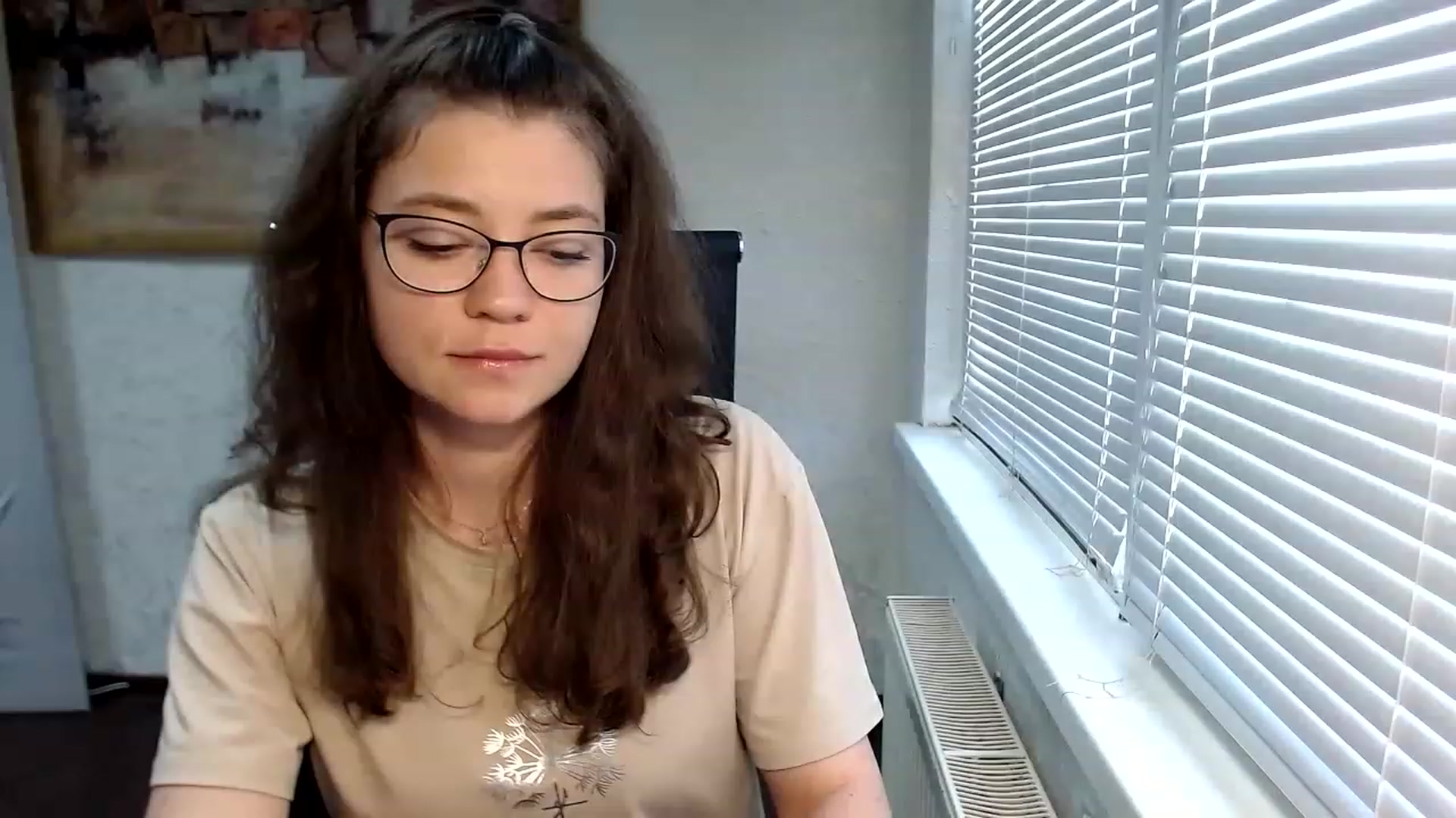 Gallery image thumbnail from SweetArinaA's myfreecams stream on, 06/10/2023, 13:33 image 3 of 20
