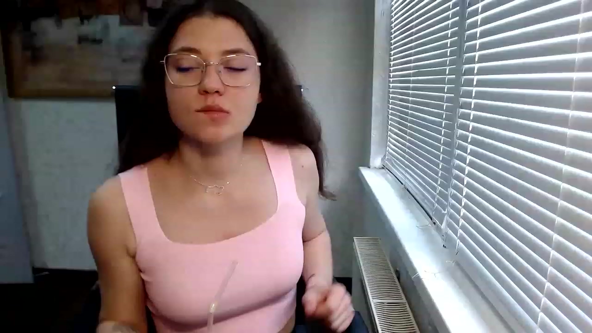 Gallery image thumbnail from SweetArinaA's myfreecams stream on, 06/14/2023, 08:21 image 17 of 20