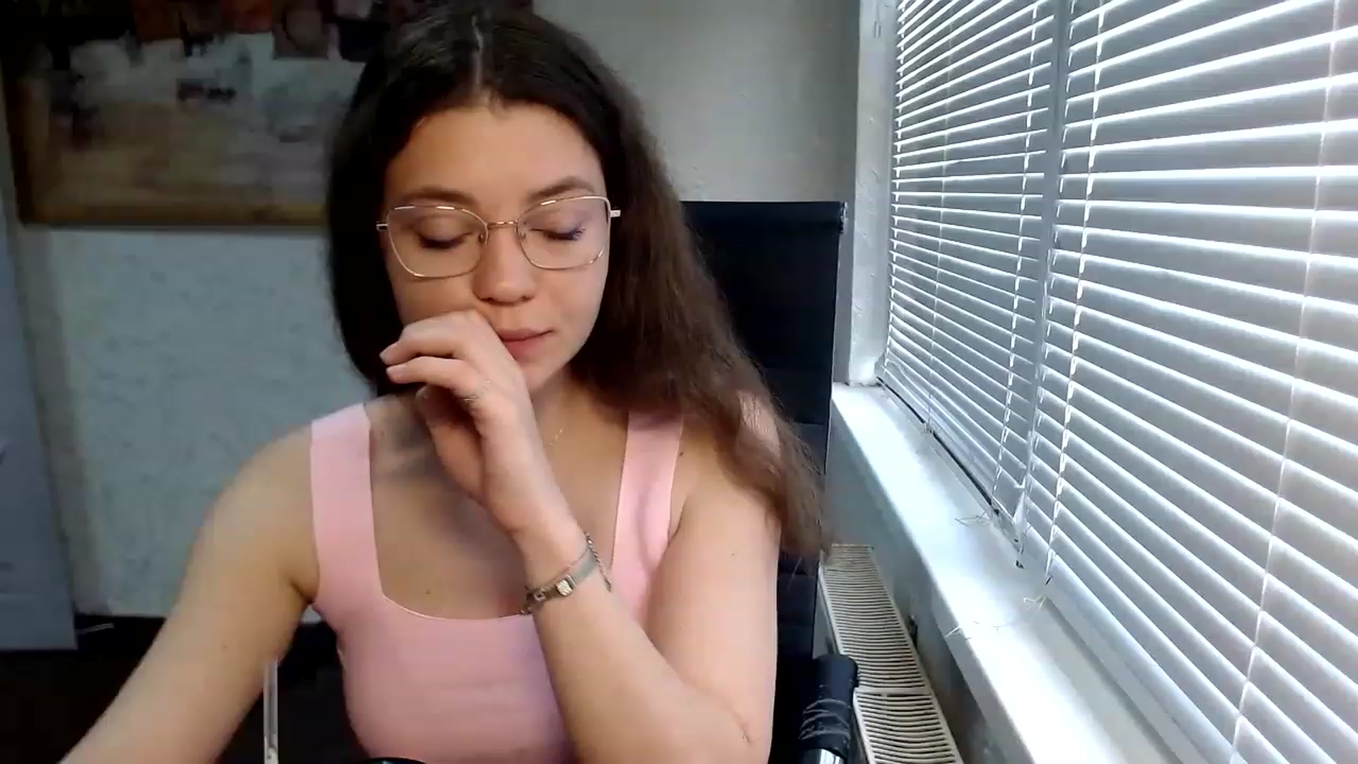 Gallery image thumbnail from SweetArinaA's myfreecams stream on, 06/14/2023, 08:21 image 18 of 20
