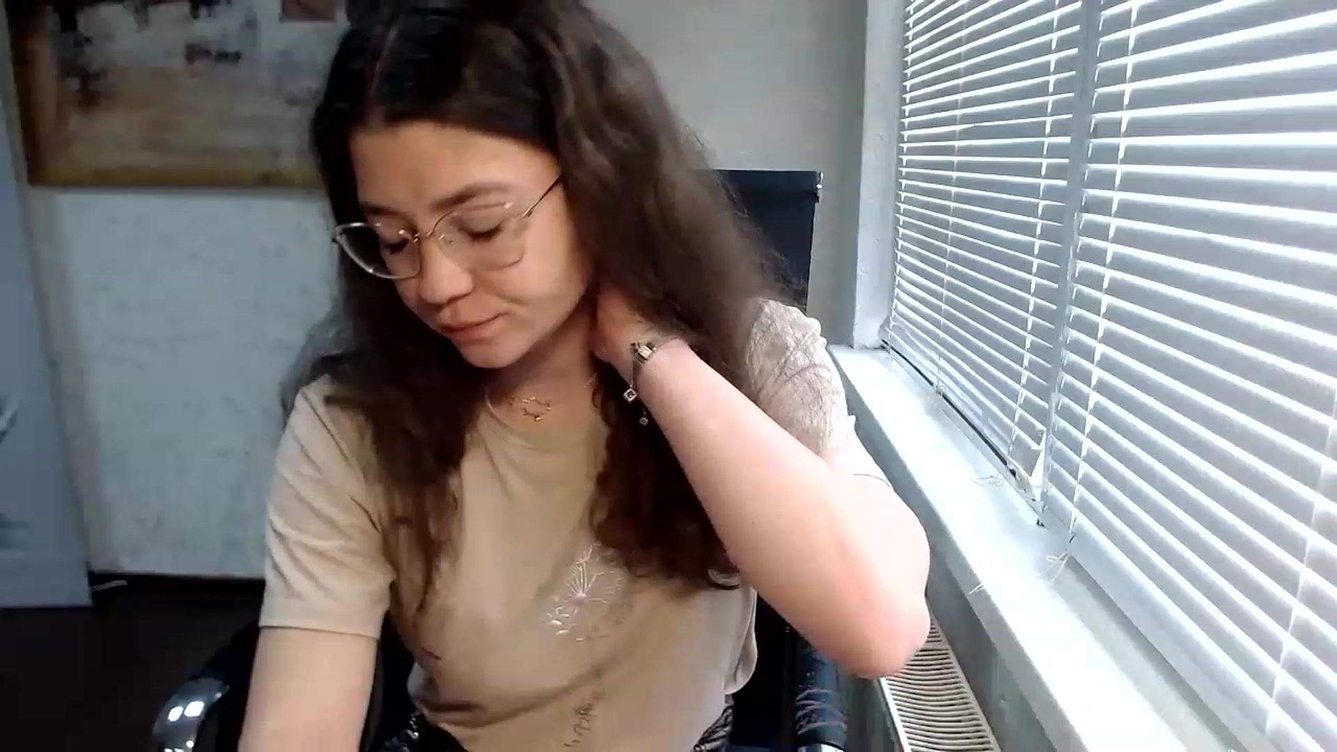 Gallery image thumbnail from SweetArinaA's myfreecams stream on, 06/14/2023, 09:54 image 17 of 20