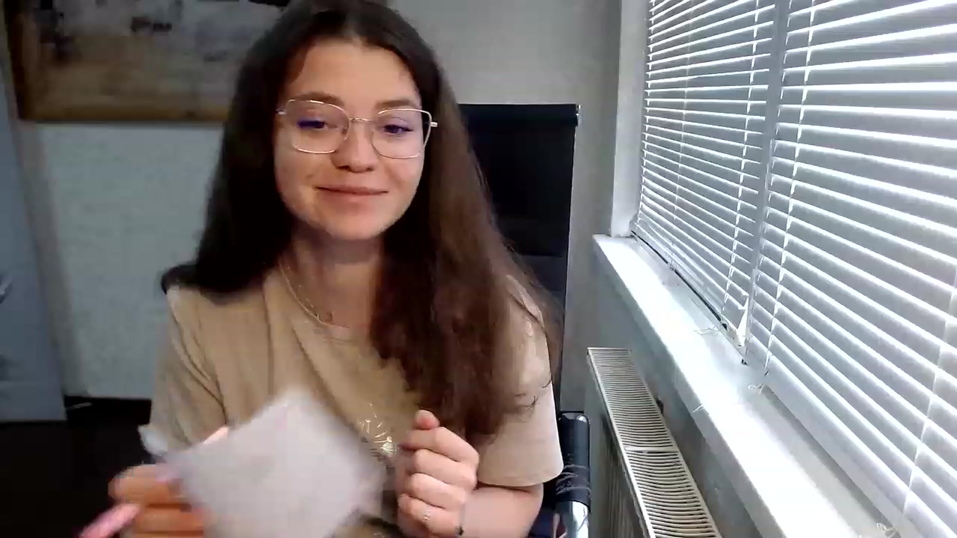 Gallery image thumbnail from SweetArinaA's myfreecams stream on, 06/14/2023, 10:11 image 3 of 20
