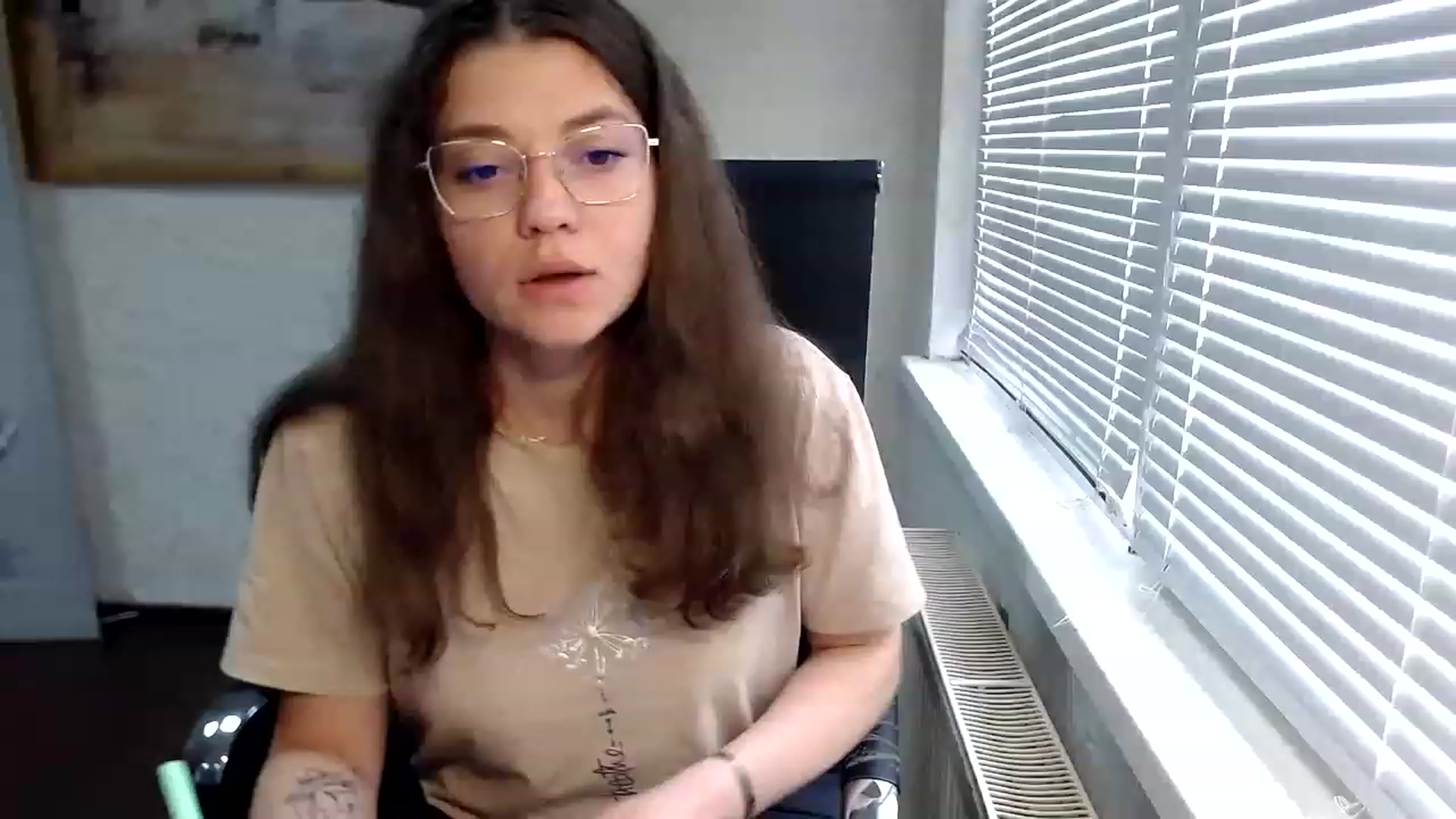 Gallery image thumbnail from SweetArinaA's myfreecams stream on, 06/14/2023, 10:11 image 15 of 20