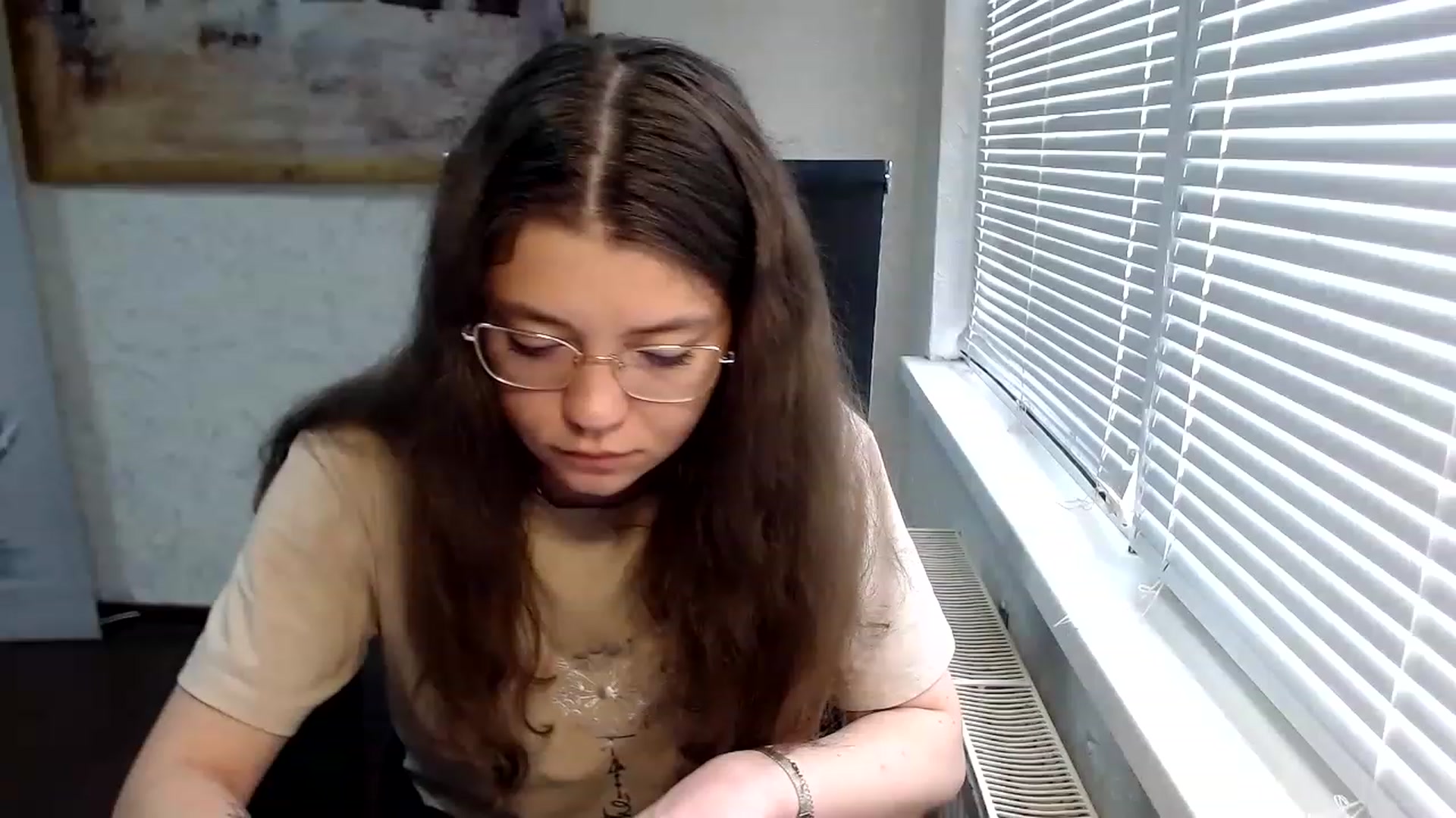 Gallery image thumbnail from SweetArinaA's myfreecams stream on, 06/14/2023, 10:11 image 13 of 20