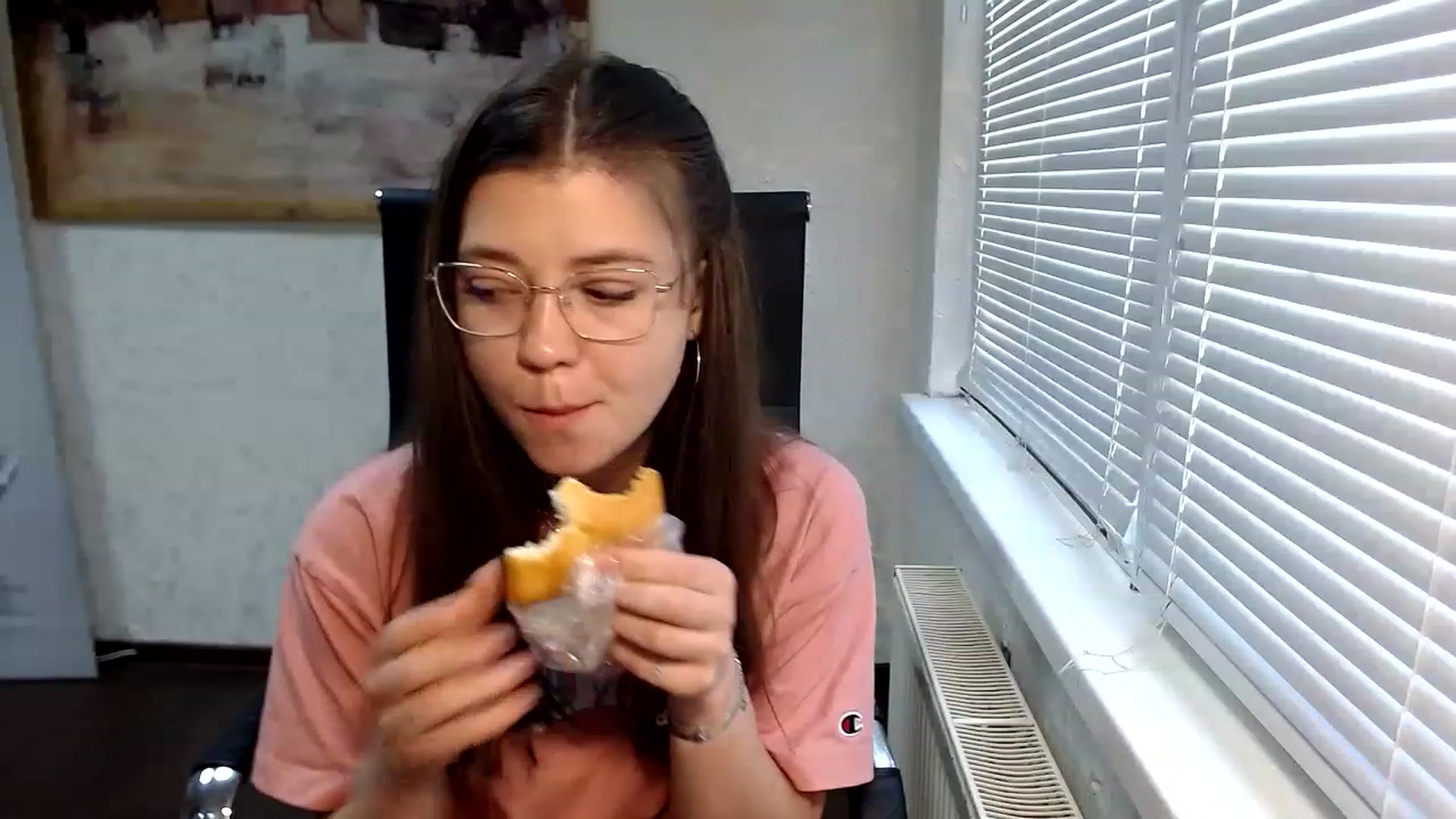 Gallery image thumbnail from SweetArinaA's myfreecams stream on, 06/16/2023, 11:25 image 11 of 20