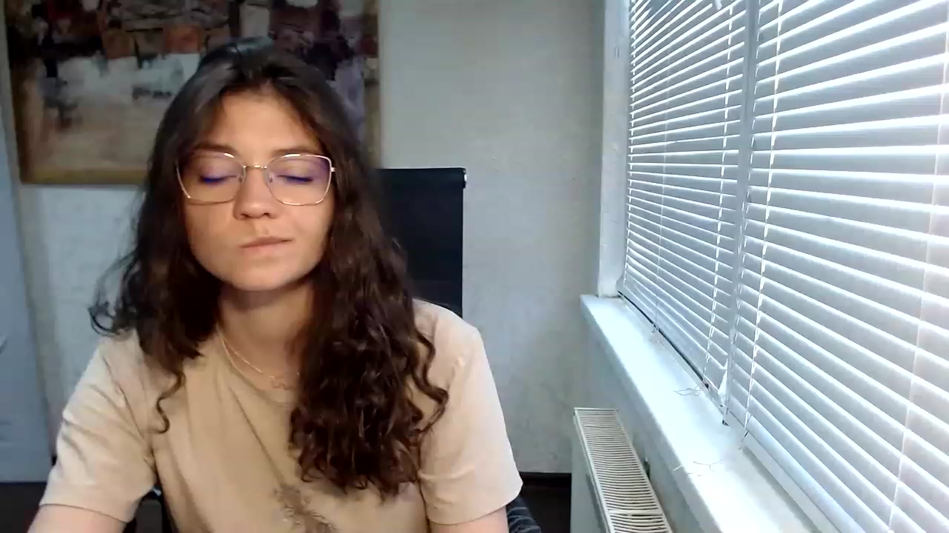 Gallery image thumbnail from SweetArinaA's myfreecams stream on, 06/17/2023, 12:23 image 2 of 20