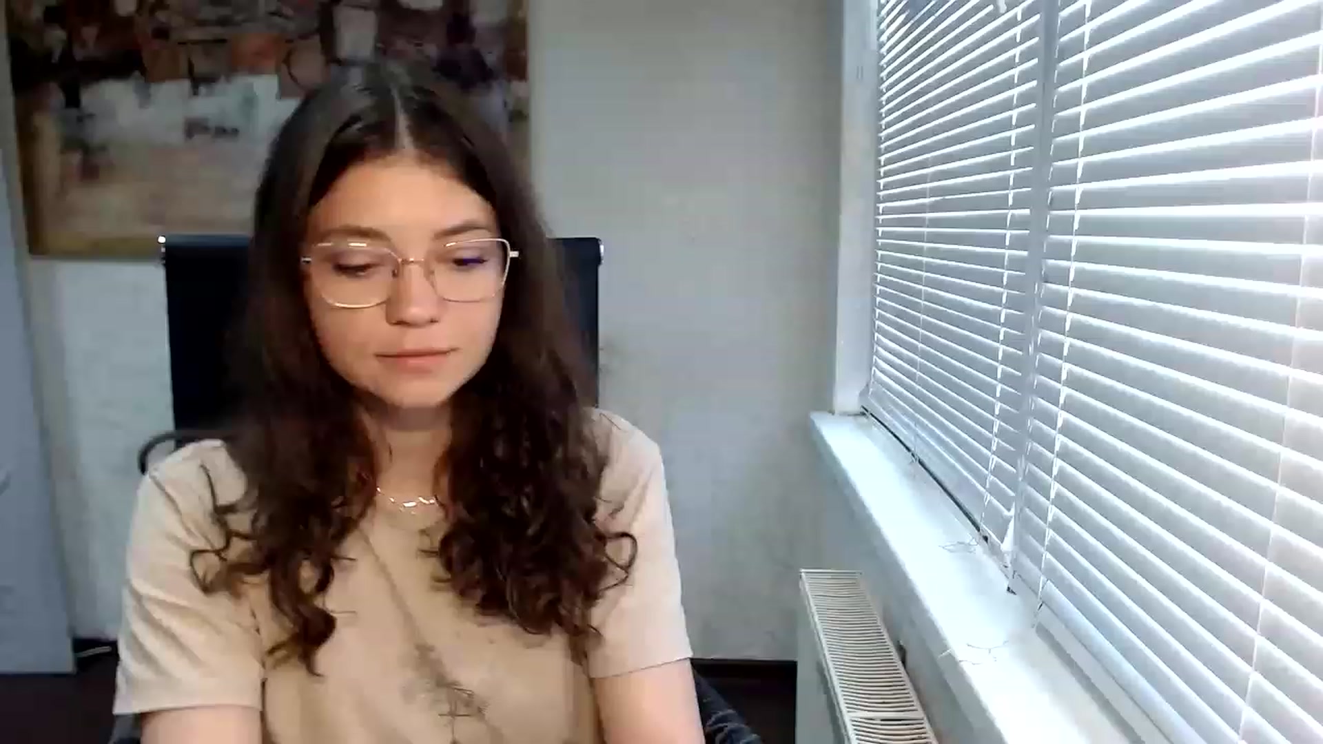 Gallery image thumbnail from SweetArinaA's myfreecams stream on, 06/17/2023, 12:23 image 16 of 20
