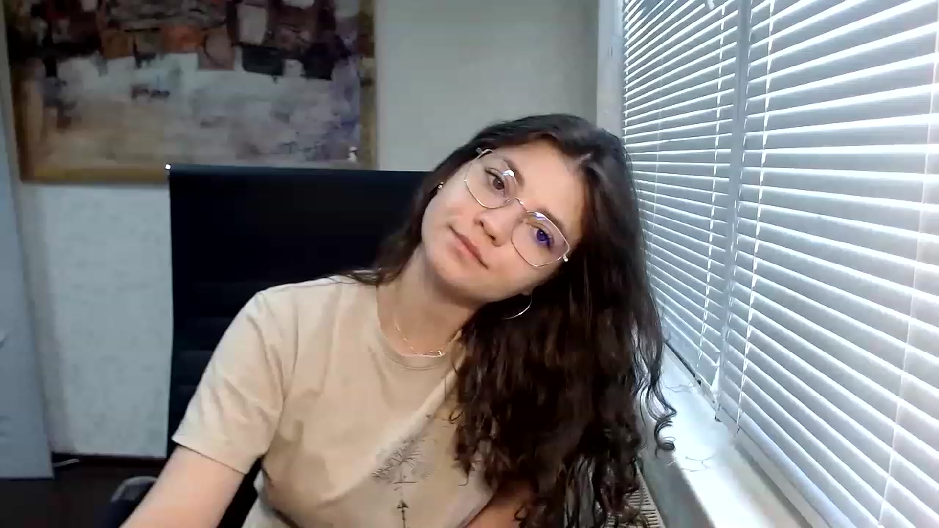 Gallery image thumbnail from SweetArinaA's myfreecams stream on, 06/17/2023, 12:23 image 3 of 20