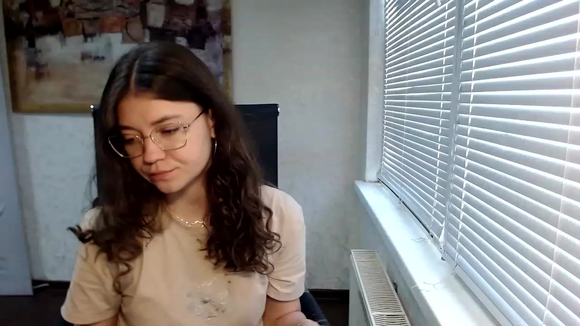 Gallery image thumbnail from SweetArinaA's myfreecams stream on, 06/17/2023, 12:23 image 9 of 20