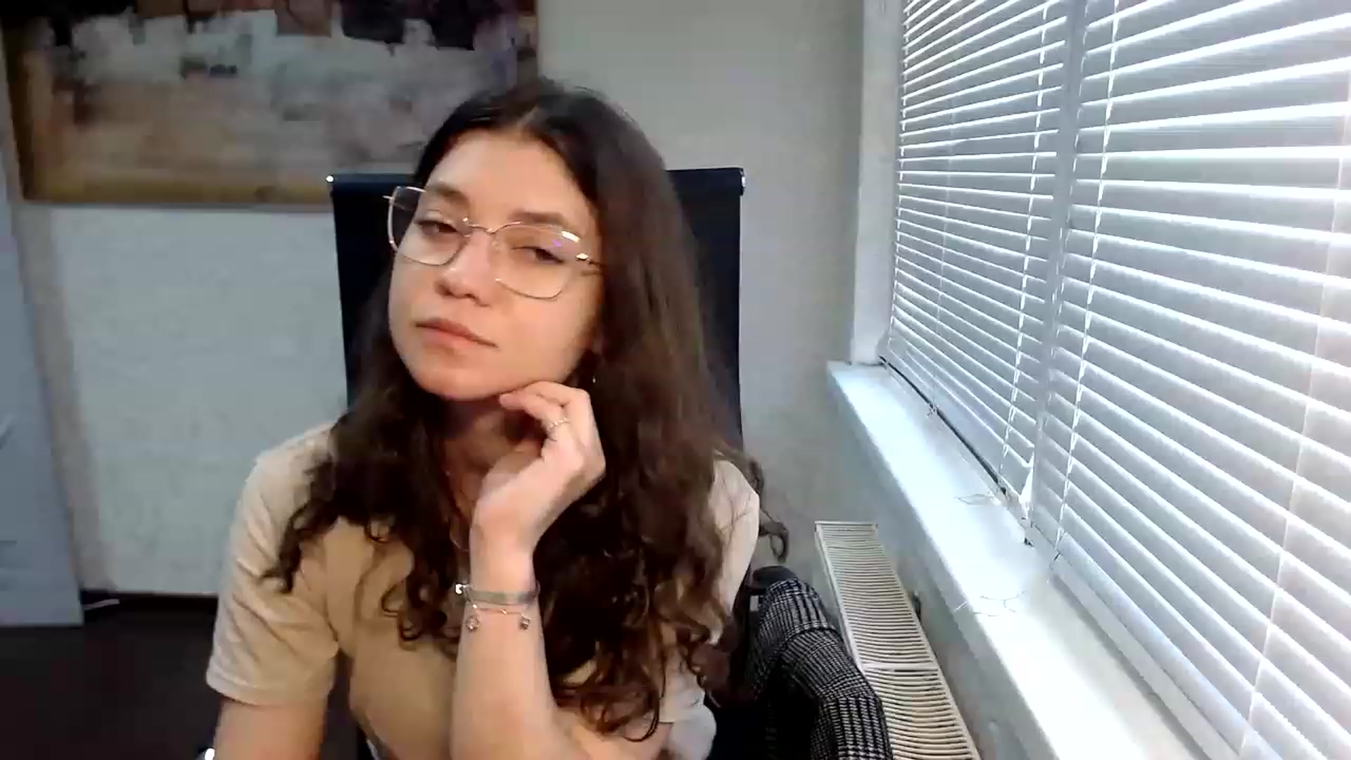 Gallery image thumbnail from SweetArinaA's myfreecams stream on, 06/17/2023, 15:01 image 6 of 20