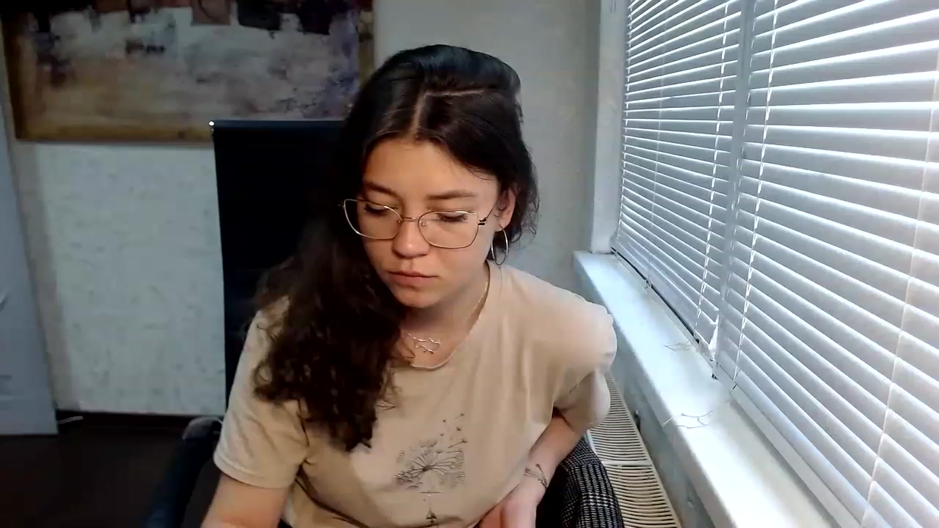 Gallery image thumbnail from SweetArinaA's myfreecams stream on, 06/17/2023, 15:01 image 10 of 20