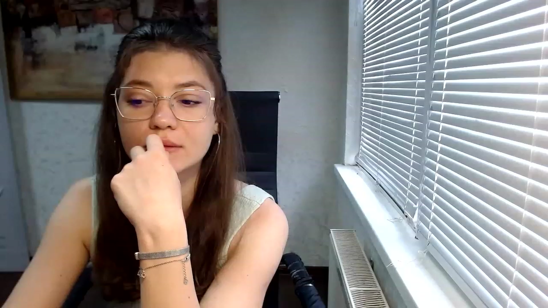 Gallery image thumbnail from SweetArinaA's myfreecams stream on, 06/22/2023, 09:32 image 19 of 20