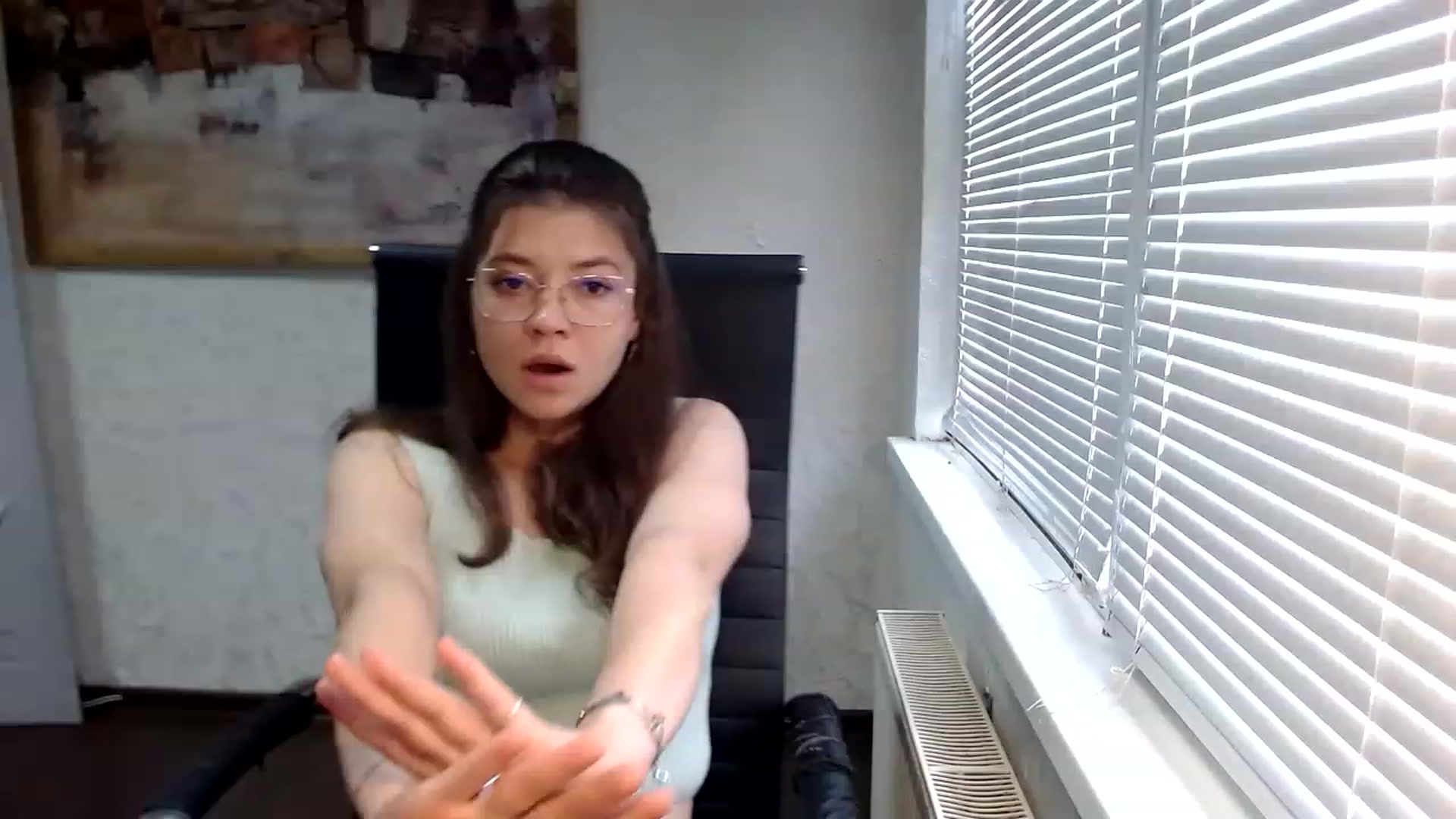 Gallery image thumbnail from SweetArinaA's myfreecams stream on, 06/22/2023, 09:32 image 10 of 20