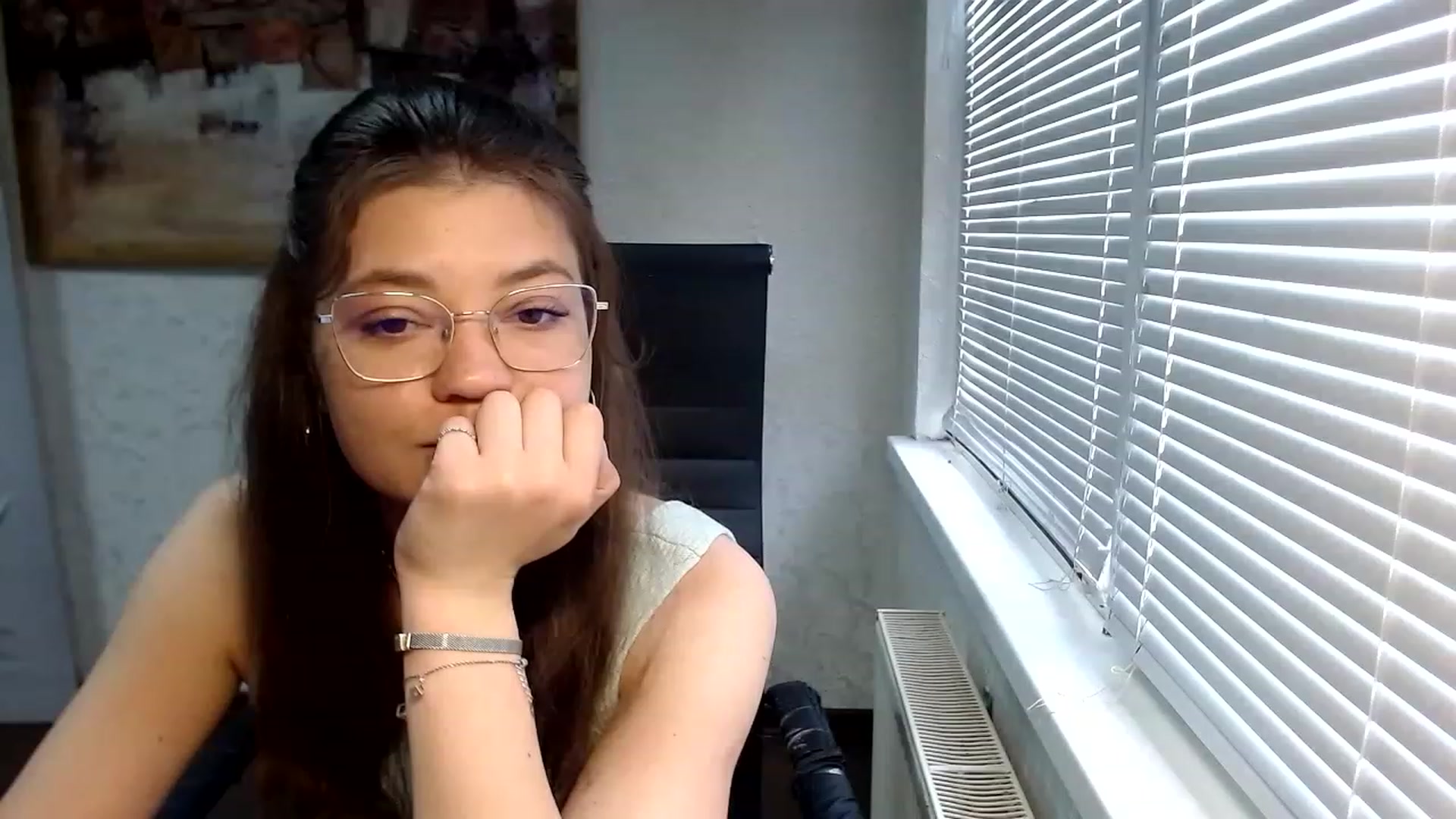 Gallery image thumbnail from SweetArinaA's myfreecams stream on, 06/22/2023, 09:32 image 18 of 20