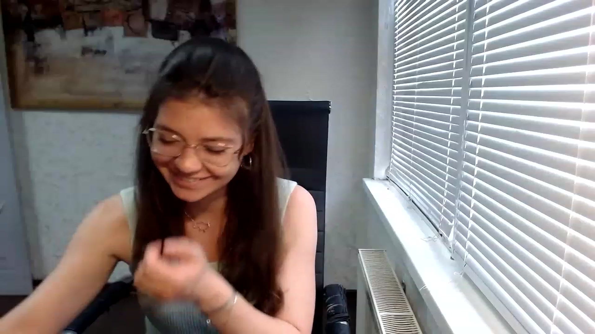 Gallery image thumbnail from SweetArinaA's myfreecams stream on, 06/22/2023, 09:32 image 17 of 20