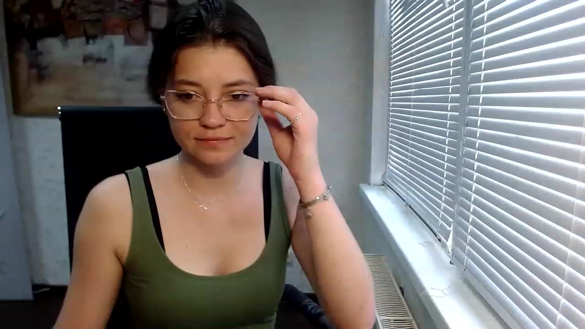 Gallery image thumbnail from SweetArinaA's myfreecams stream on, 06/24/2023, 13:57 image 4 of 20