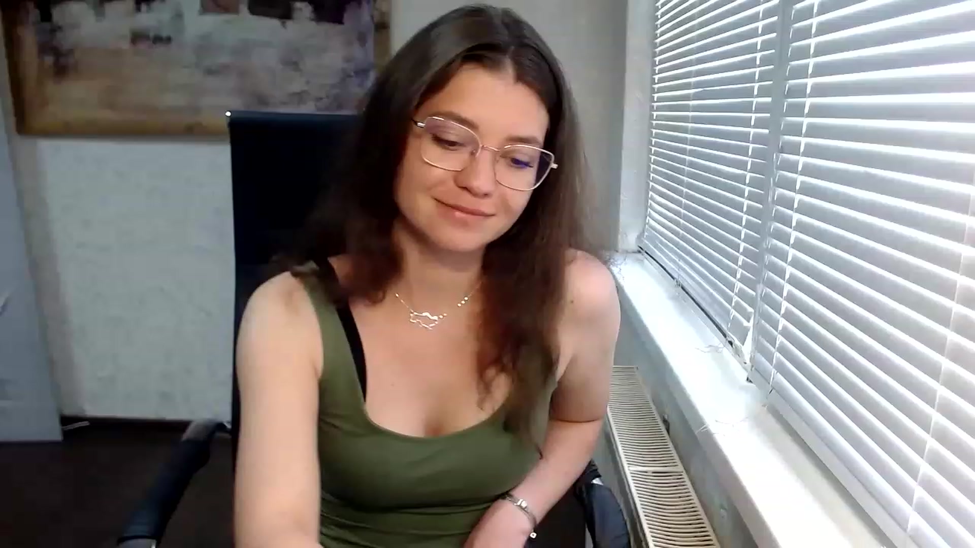Gallery image thumbnail from SweetArinaA's myfreecams stream on, 06/24/2023, 13:57 image 13 of 20