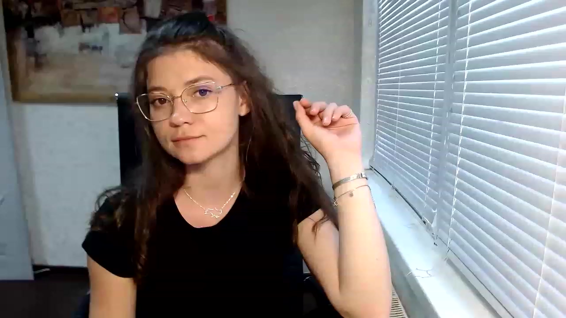 Gallery image thumbnail from SweetArinaA's myfreecams stream on, 06/25/2023, 16:10 image 13 of 20