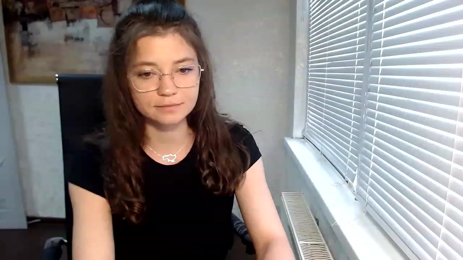 Gallery image thumbnail from SweetArinaA's myfreecams stream on, 06/25/2023, 16:10 image 10 of 20