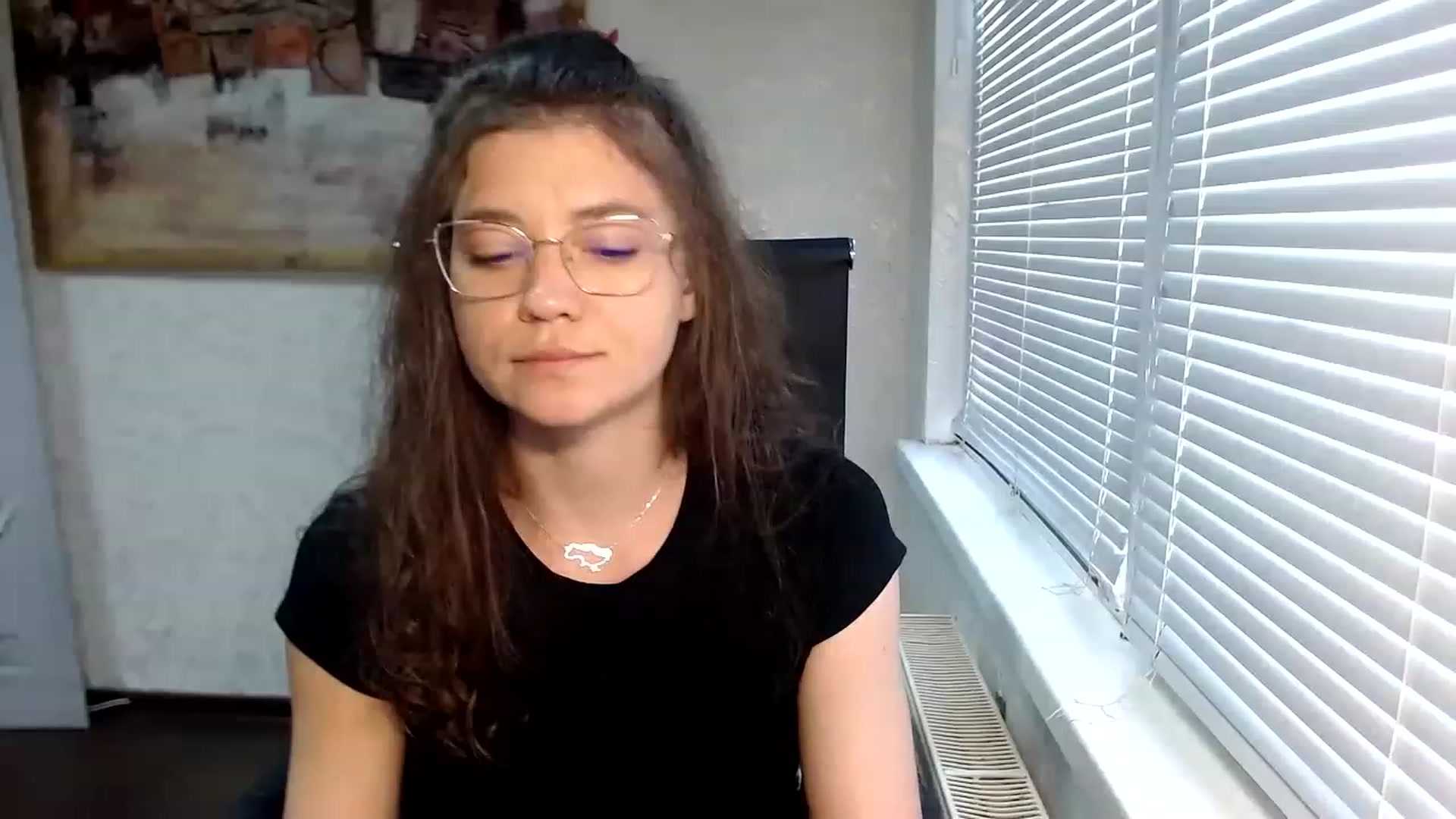 Gallery image thumbnail from SweetArinaA's myfreecams stream on, 06/25/2023, 16:10 image 7 of 20