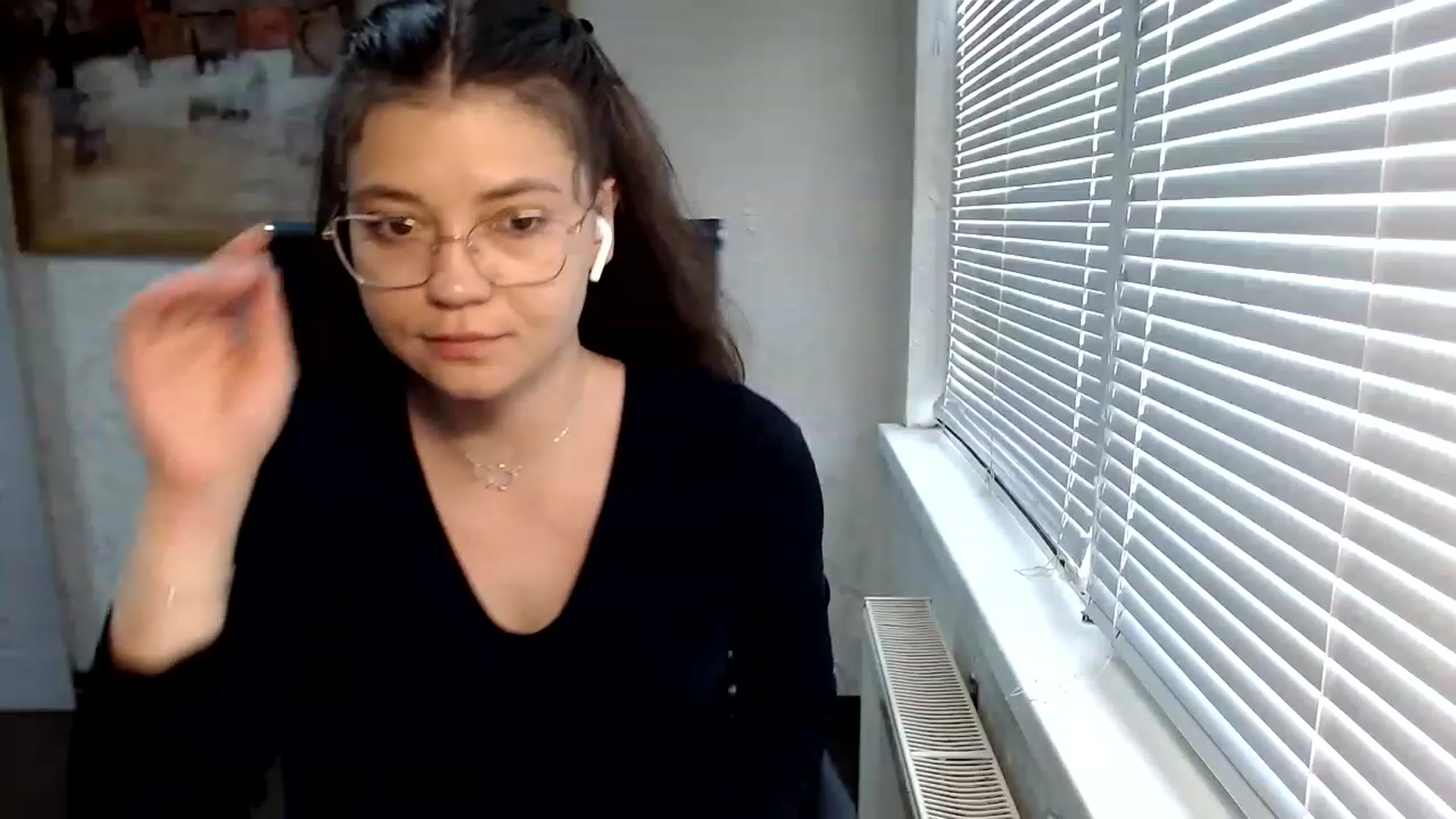 Gallery image thumbnail from SweetArinaA's myfreecams stream on, 06/26/2023, 14:14 image 3 of 20