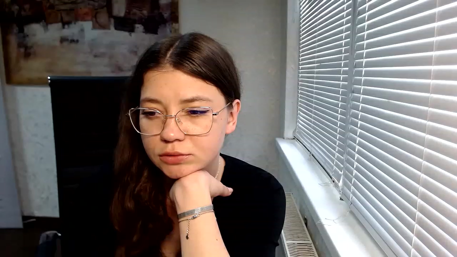 Gallery image thumbnail from SweetArinaA's myfreecams stream on, 06/27/2023, 16:11 image 7 of 20