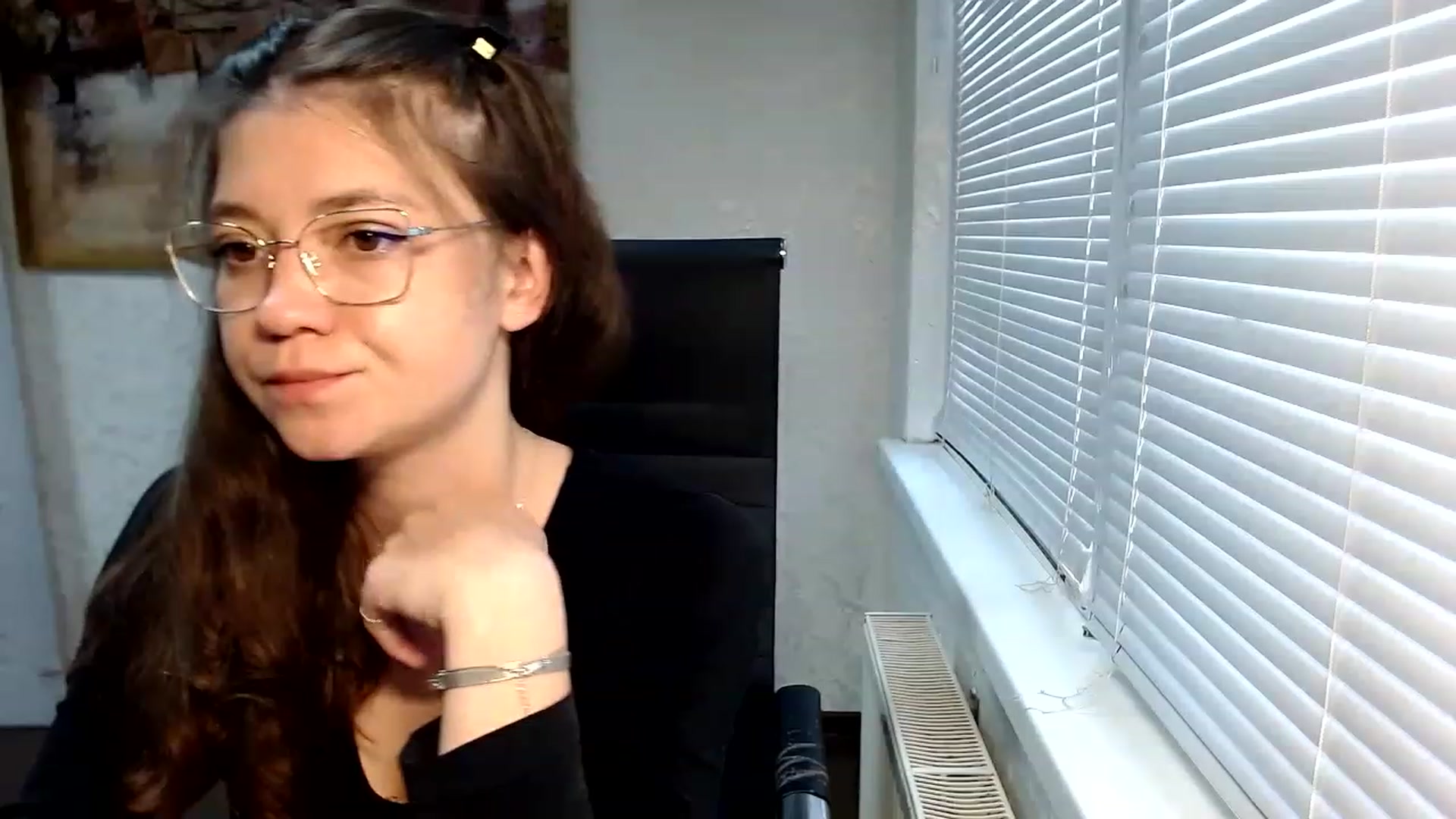 Gallery image thumbnail from SweetArinaA's myfreecams stream on, 06/27/2023, 16:59 image 4 of 20