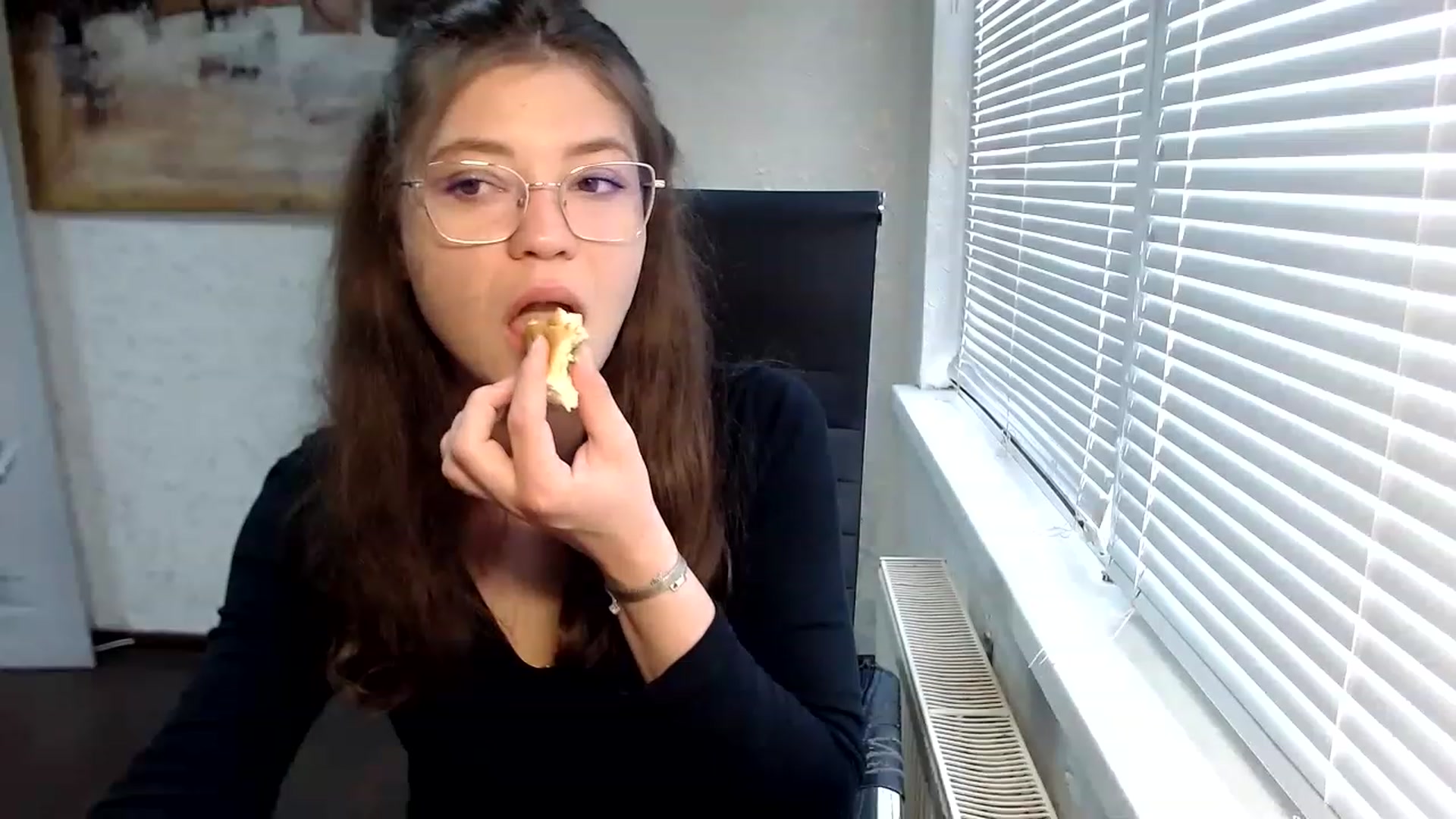 Gallery image thumbnail from SweetArinaA's myfreecams stream on, 06/29/2023, 11:17 image 10 of 20