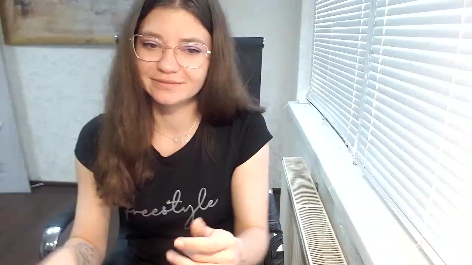 Gallery image thumbnail from SweetArinaA's myfreecams stream on, 06/30/2023, 16:27 image 5 of 20