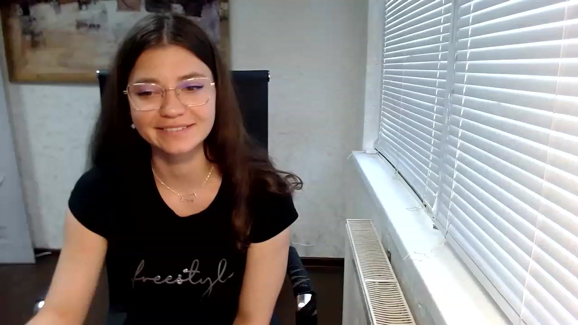Gallery image thumbnail from SweetArinaA's myfreecams stream on, 06/30/2023, 16:27 image 17 of 20