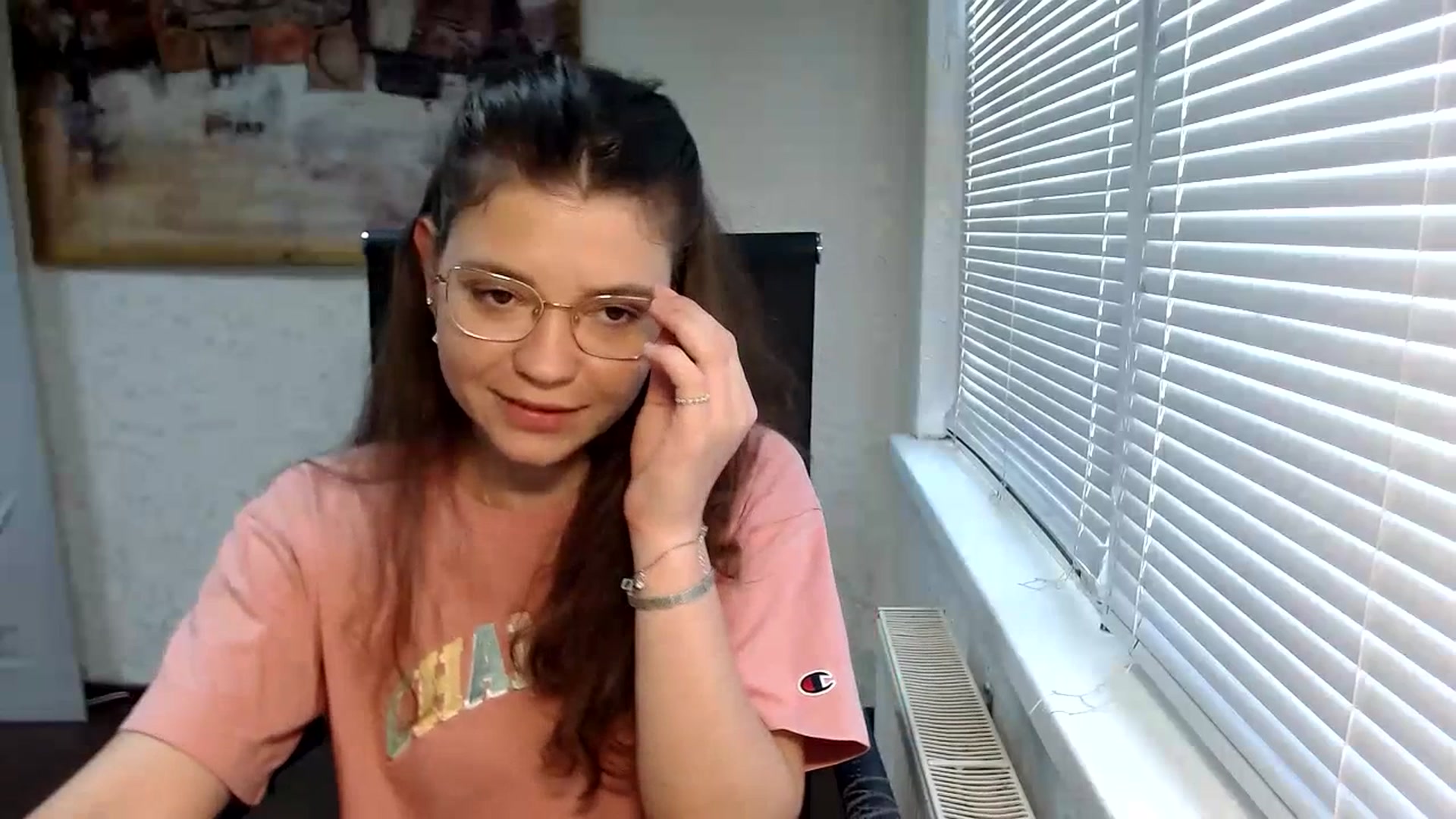Gallery image thumbnail from SweetArinaA's myfreecams stream on, 07/16/2023, 13:31 image 13 of 20