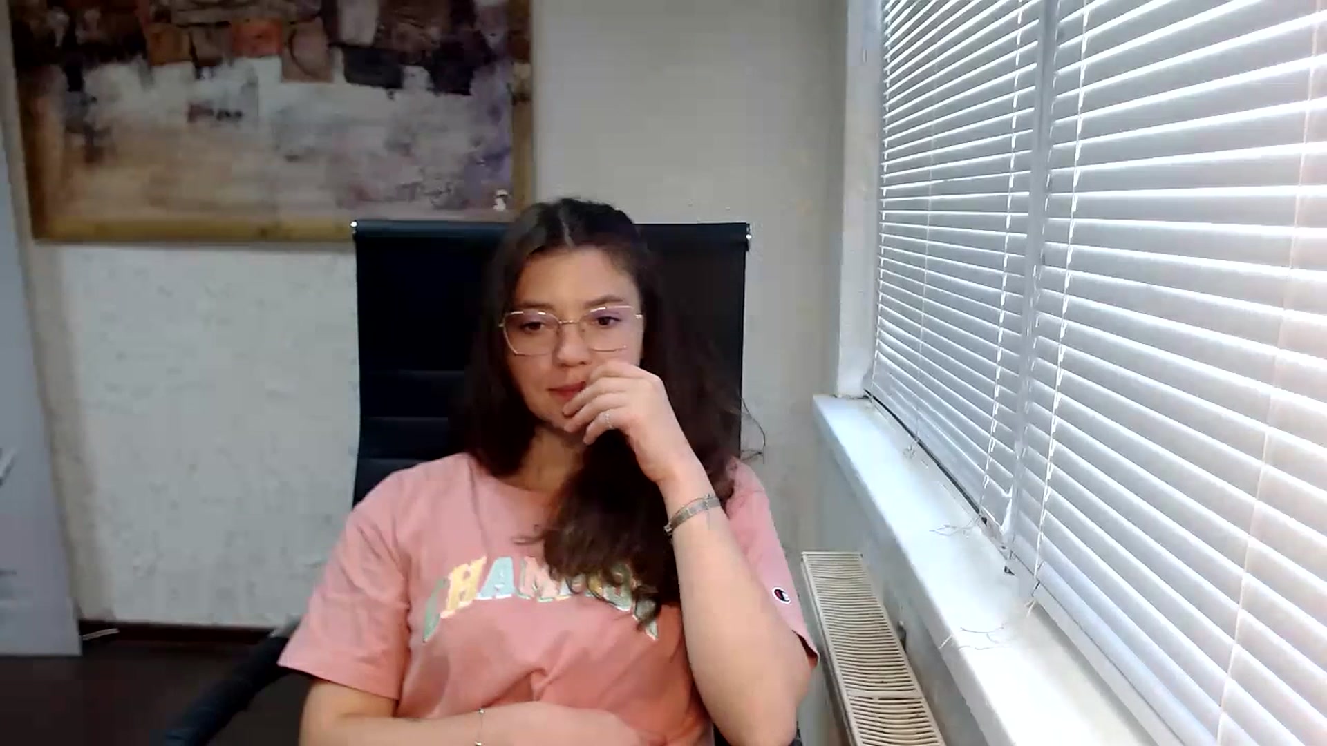 Gallery image thumbnail from SweetArinaA's myfreecams stream on, 07/16/2023, 15:13 image 18 of 20