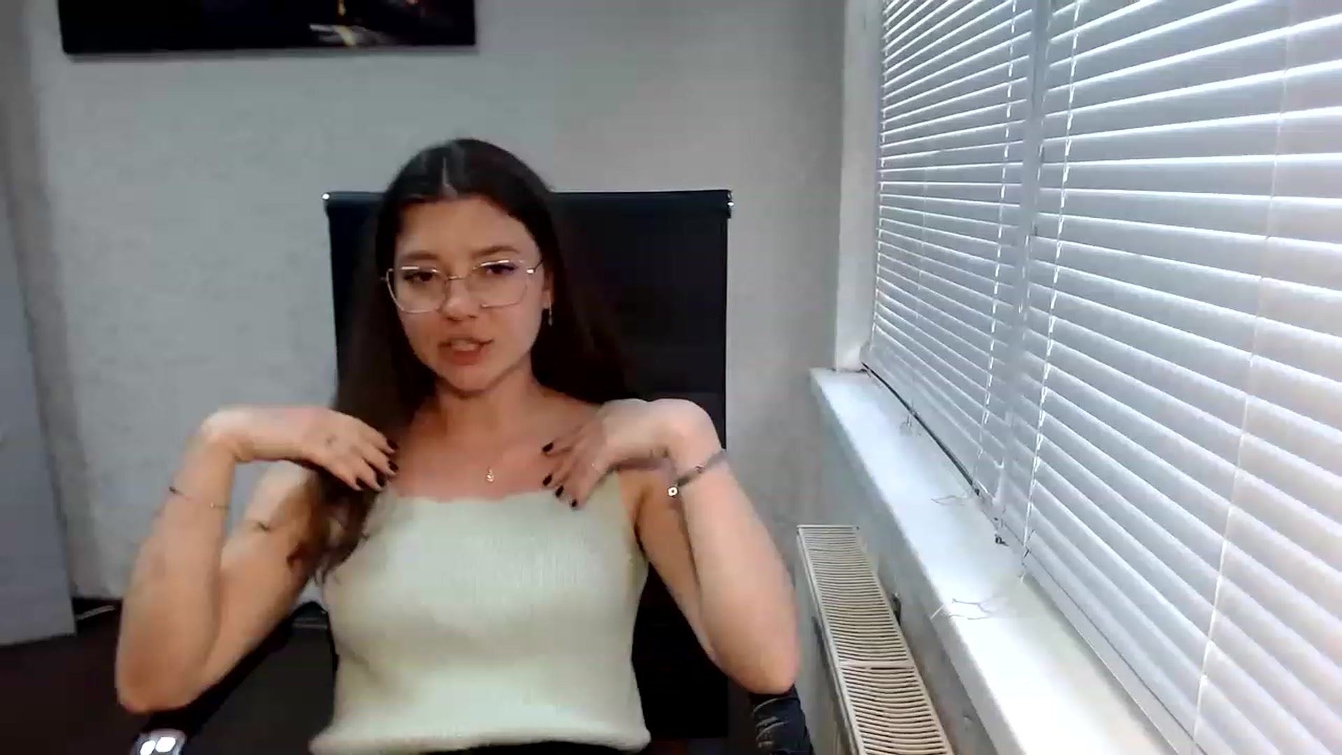 Gallery image thumbnail from SweetArinaA's myfreecams stream on, 07/29/2023, 16:32 image 6 of 20