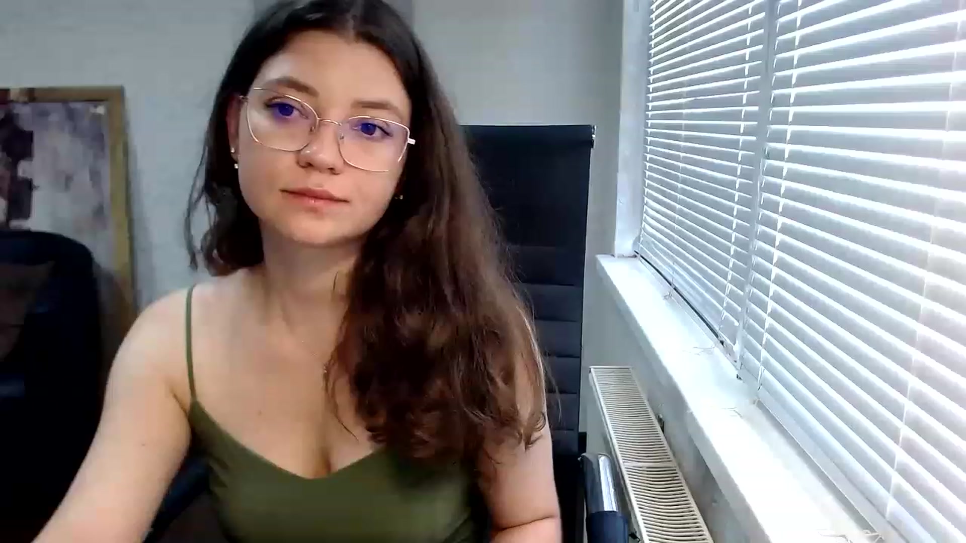 Gallery image thumbnail from SweetArinaA's myfreecams stream on, 08/17/2023, 09:33 image 17 of 20