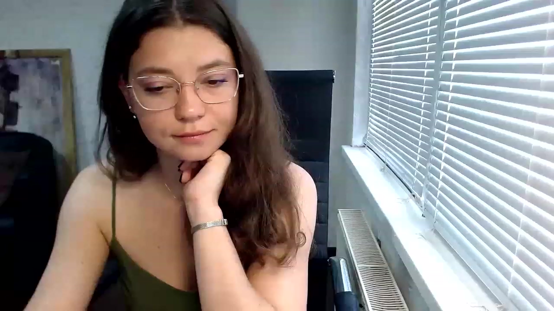 Gallery image thumbnail from SweetArinaA's myfreecams stream on, 08/17/2023, 09:33 image 18 of 20