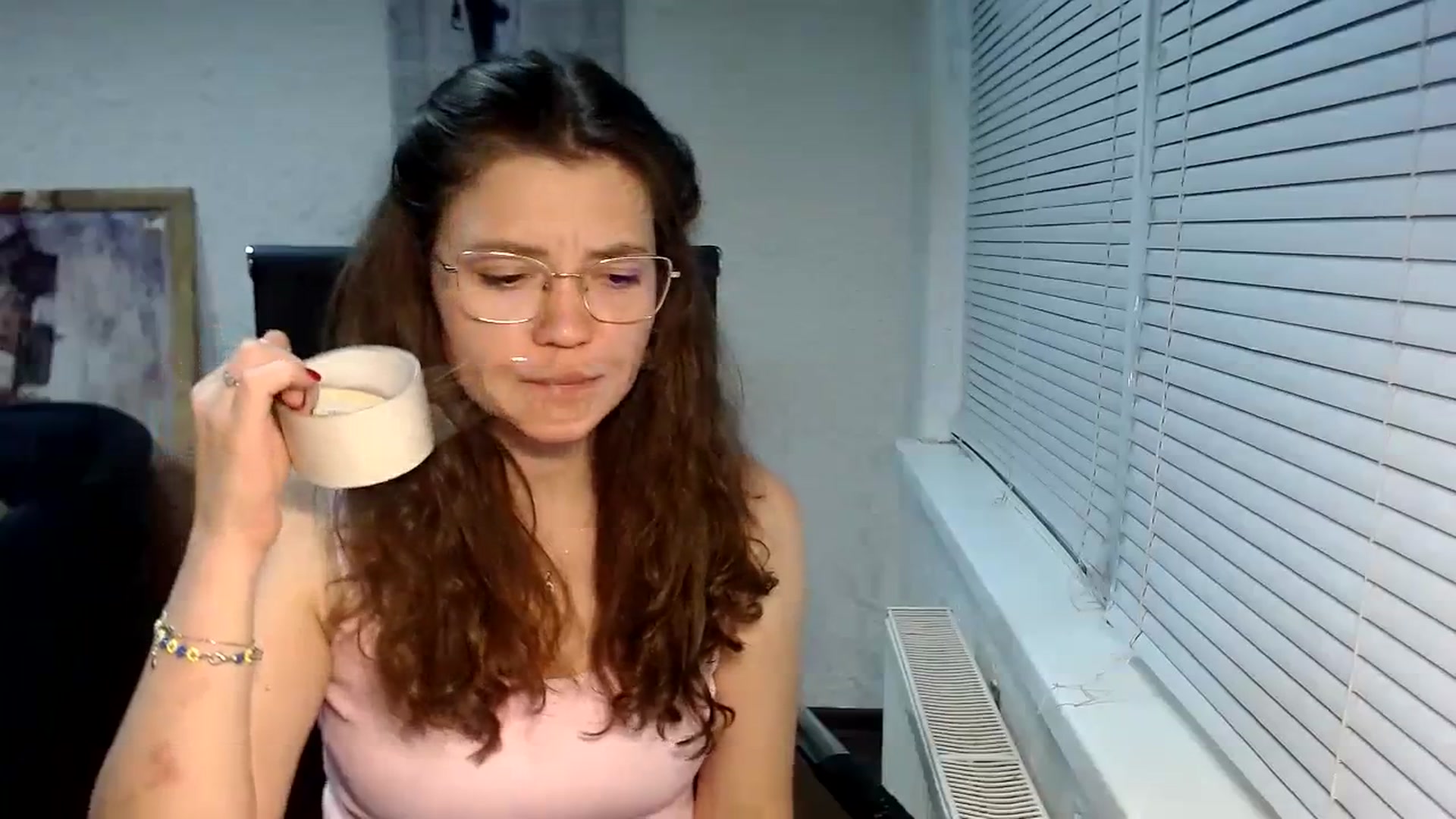 Gallery image thumbnail from SweetArinaA's myfreecams stream on, 09/10/2023, 17:21 image 12 of 20