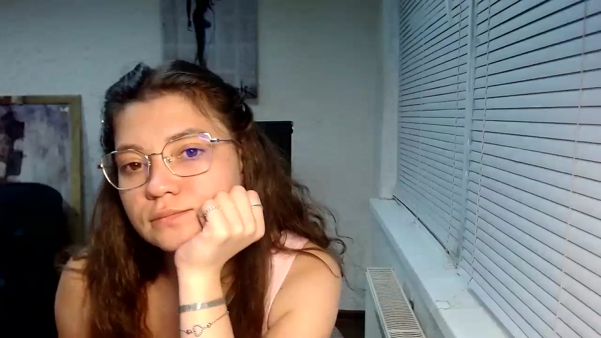 Gallery image thumbnail from SweetArinaA's myfreecams stream on, 09/10/2023, 17:21 image 4 of 20